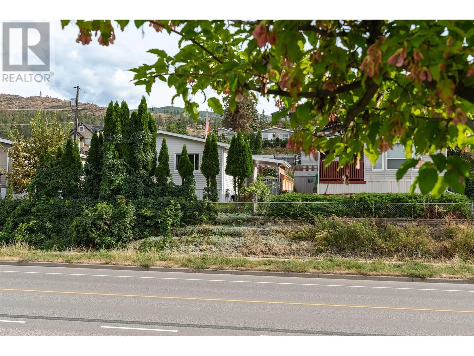 5155 Chute Lake Road Unit# 102
