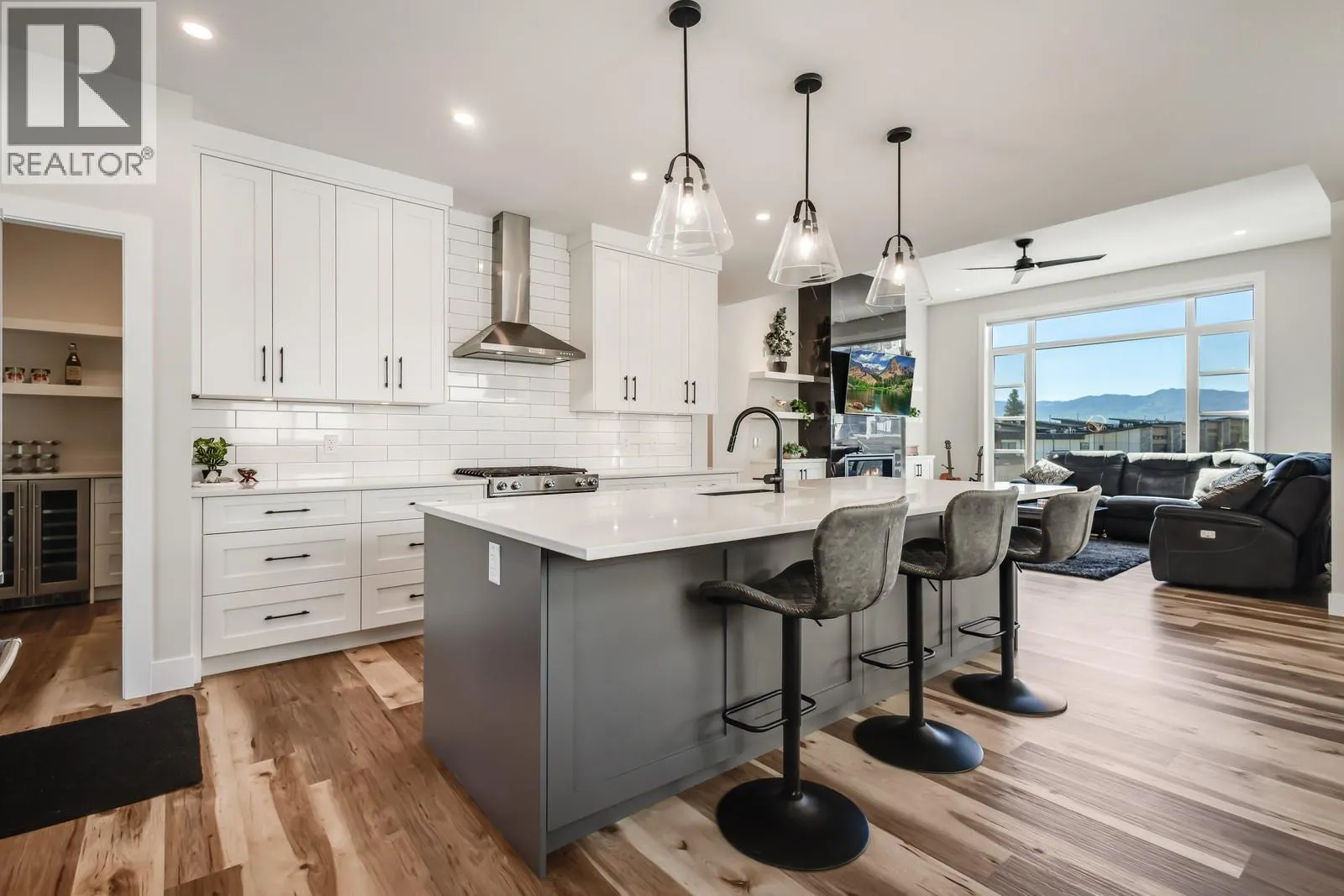 2834 Canyon Crest Drive