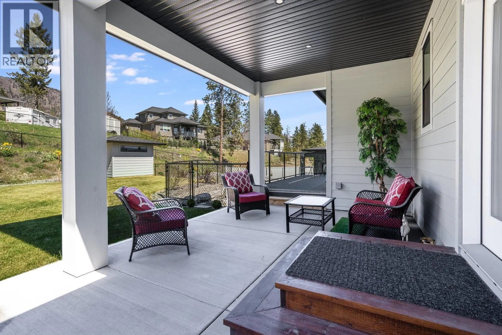 2834 Canyon Crest Drive