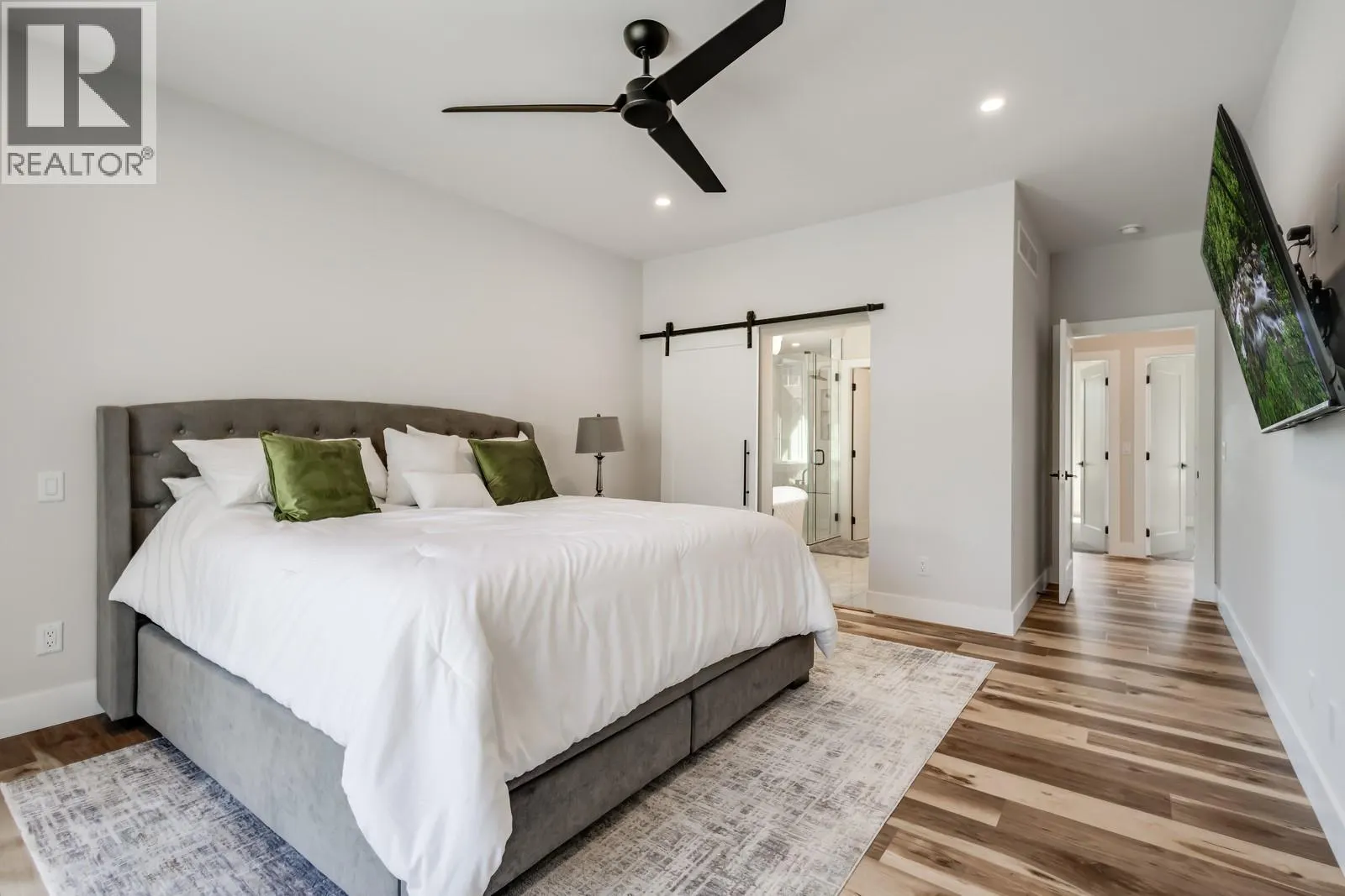 2834 Canyon Crest Drive
