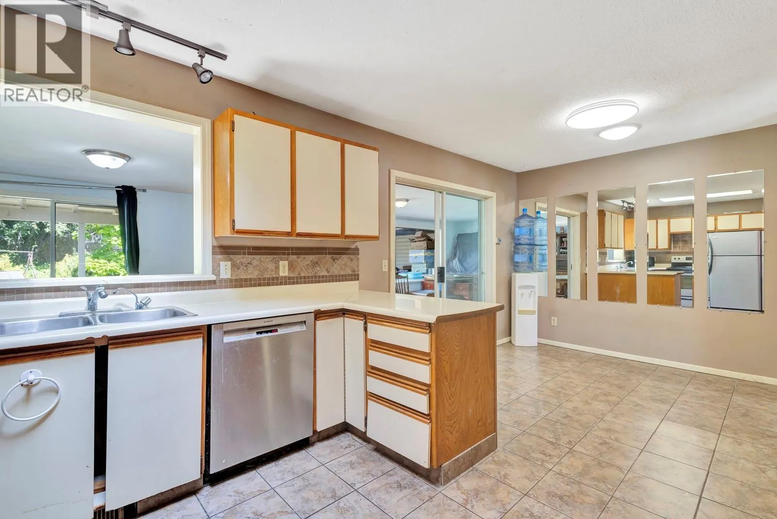 2758 Lower Glenrosa Road