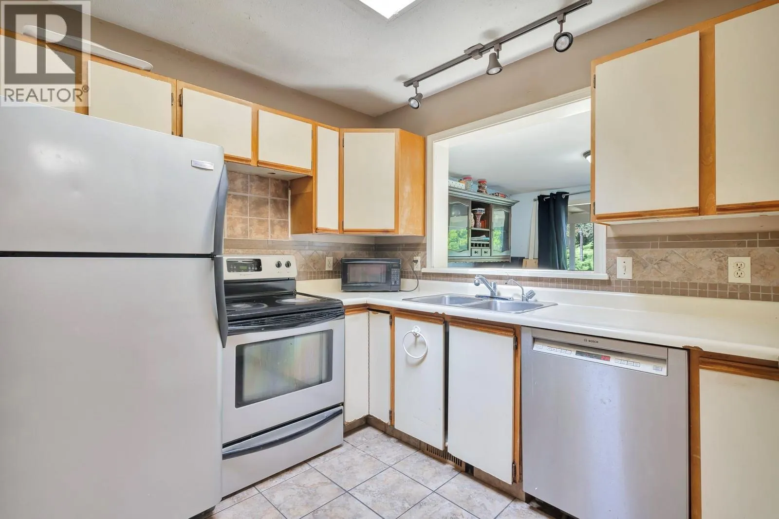 2758 Lower Glenrosa Road