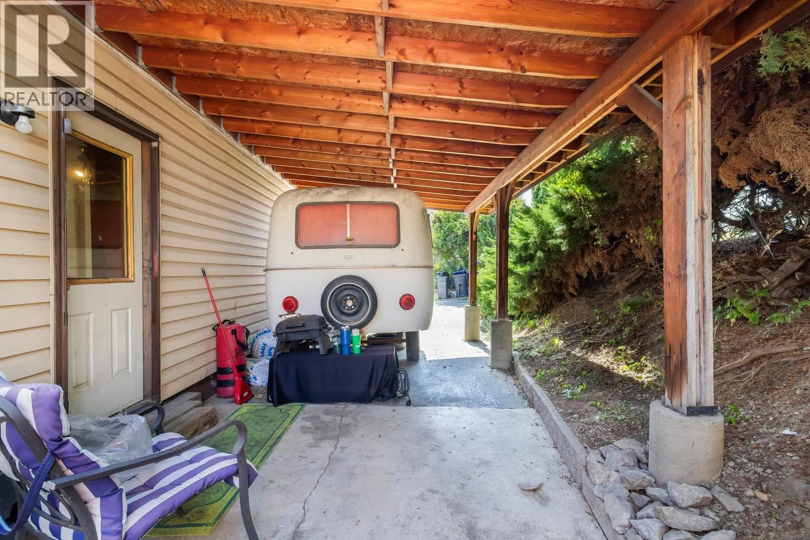 2758 Lower Glenrosa Road