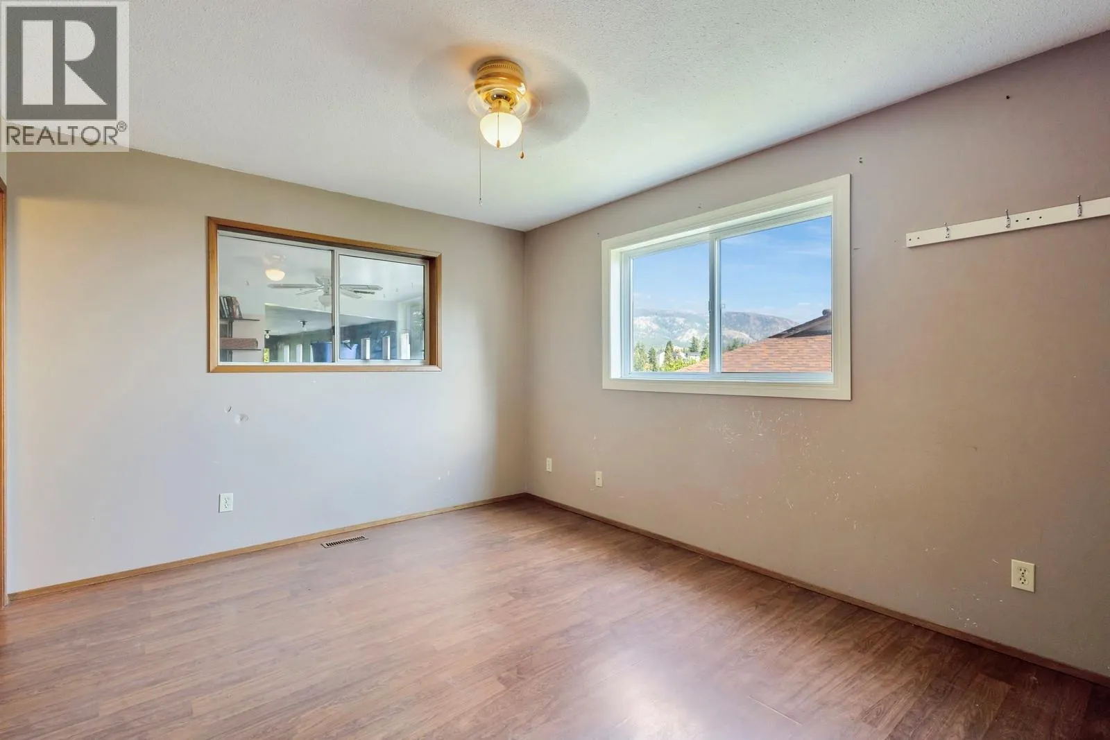 2758 Lower Glenrosa Road