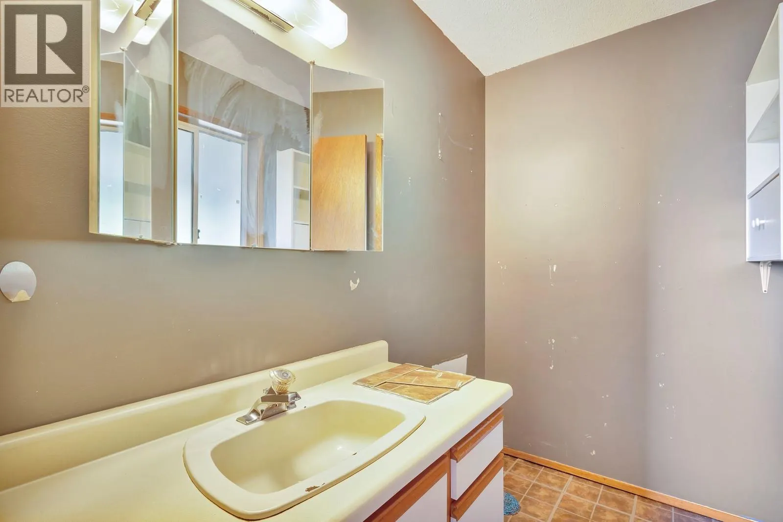 2758 Lower Glenrosa Road