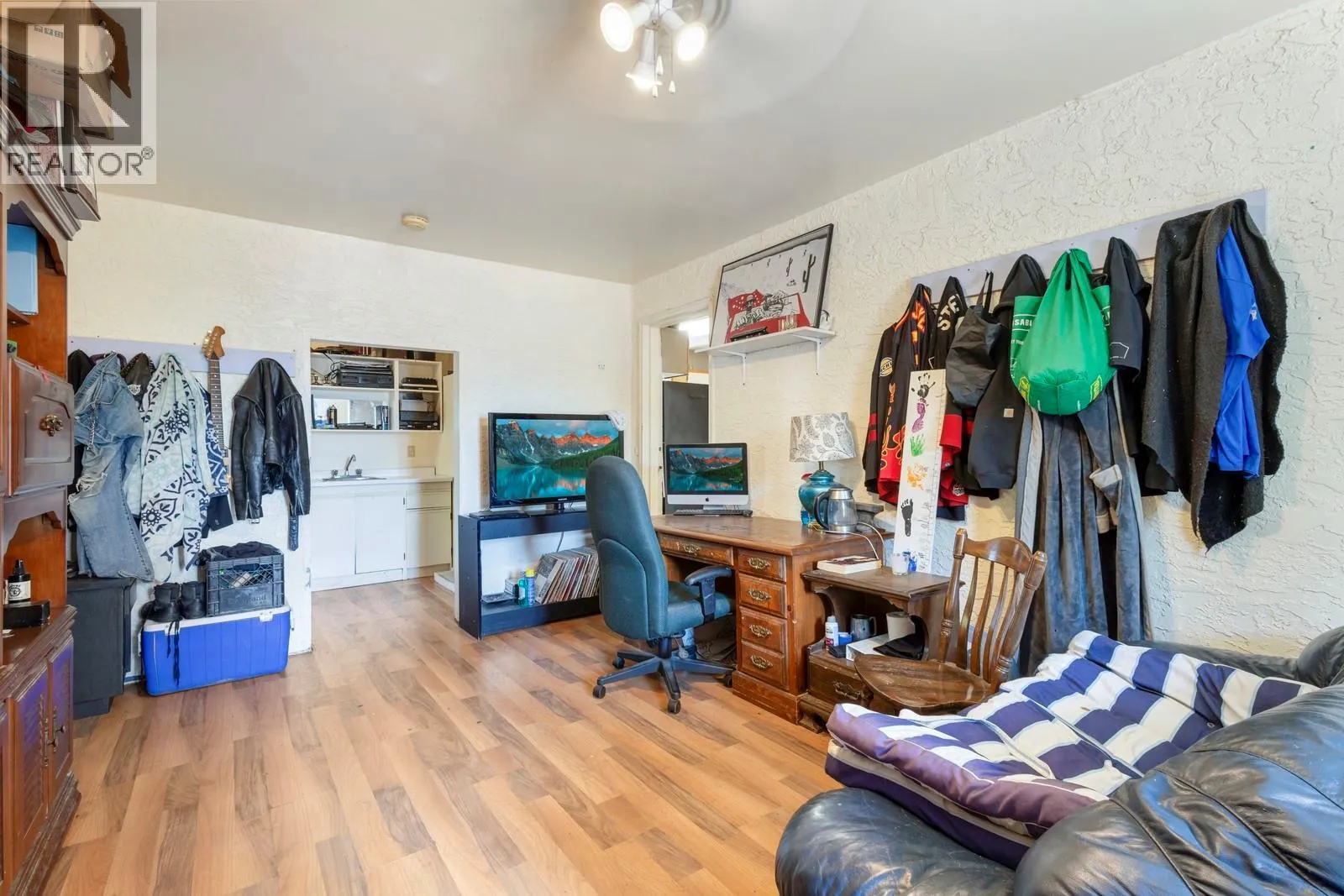2758 Lower Glenrosa Road
