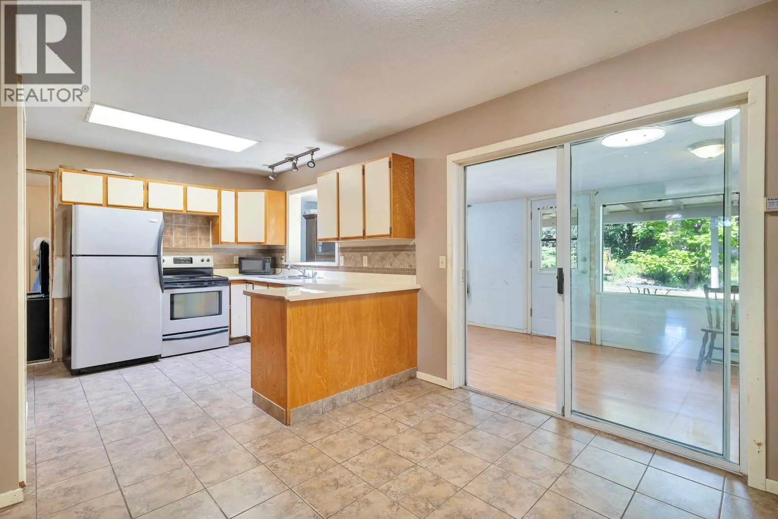 2758 Lower Glenrosa Road