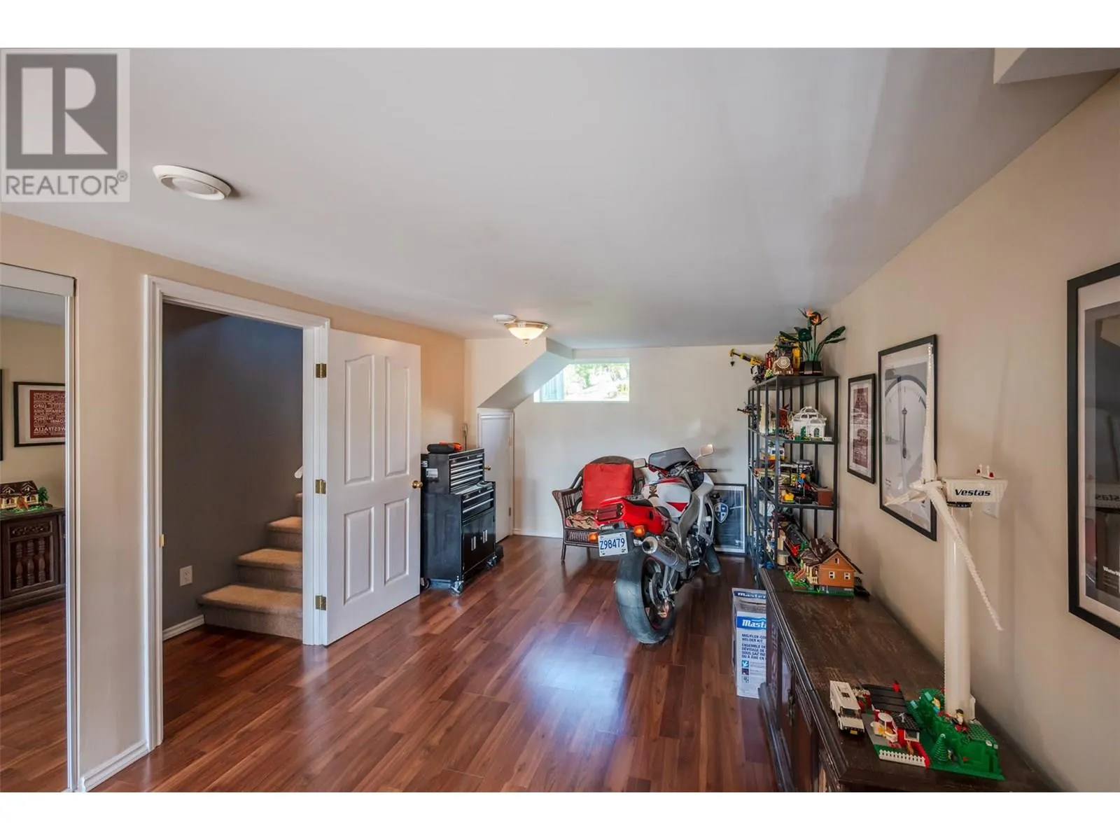 808 Vedette Drive