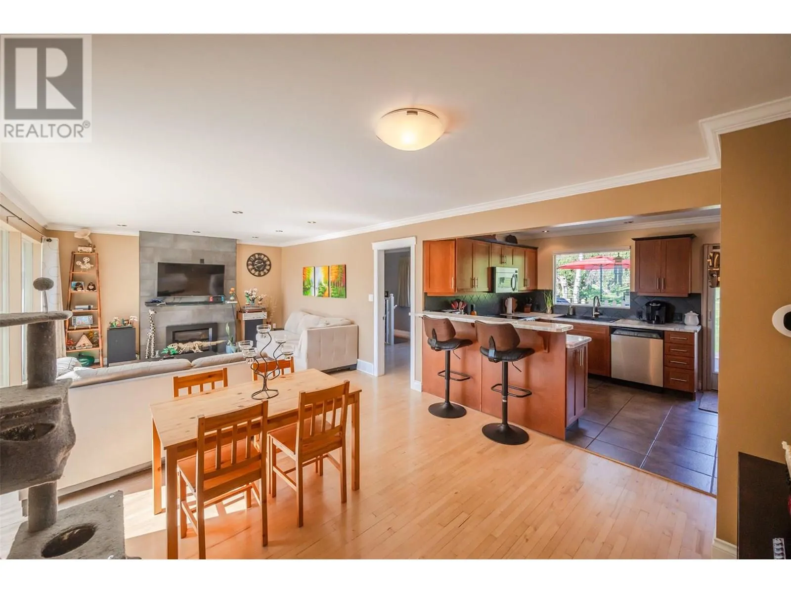 808 Vedette Drive