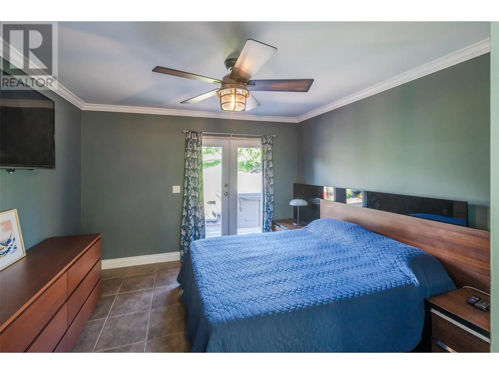 808 Vedette Drive