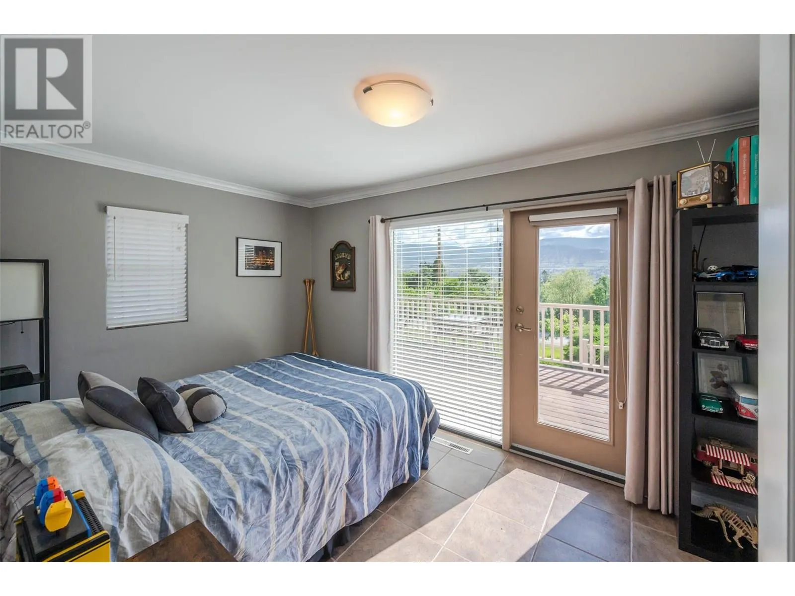 808 Vedette Drive