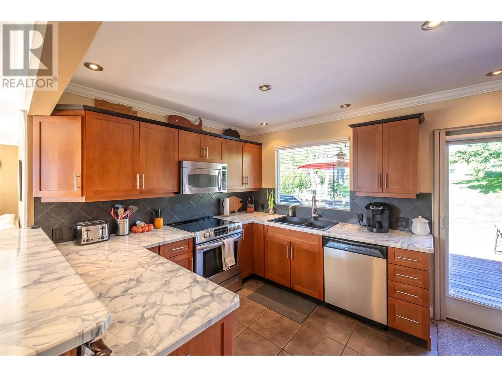 808 Vedette Drive