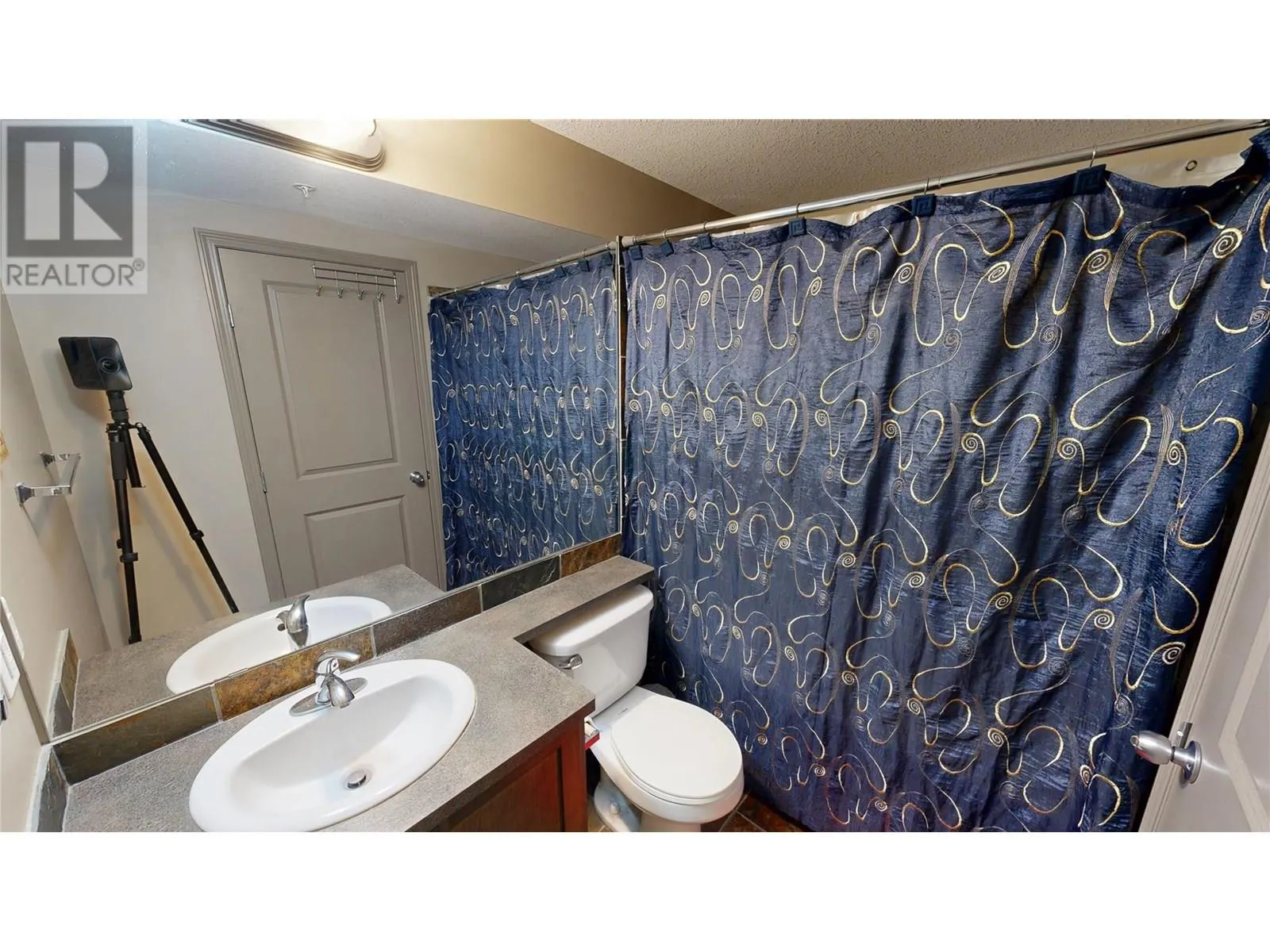4874 STANLEY Street Unit# 207