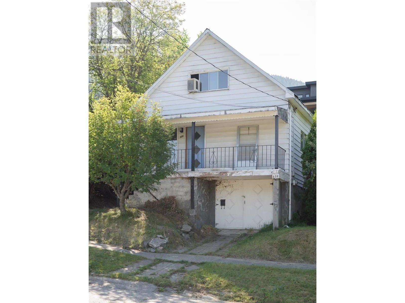 608 Innes Street