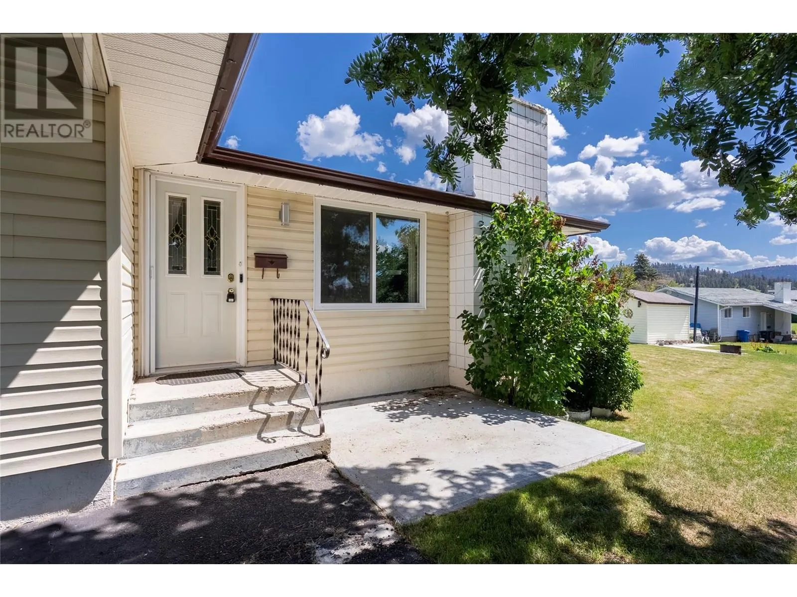 9 Emerald Drive