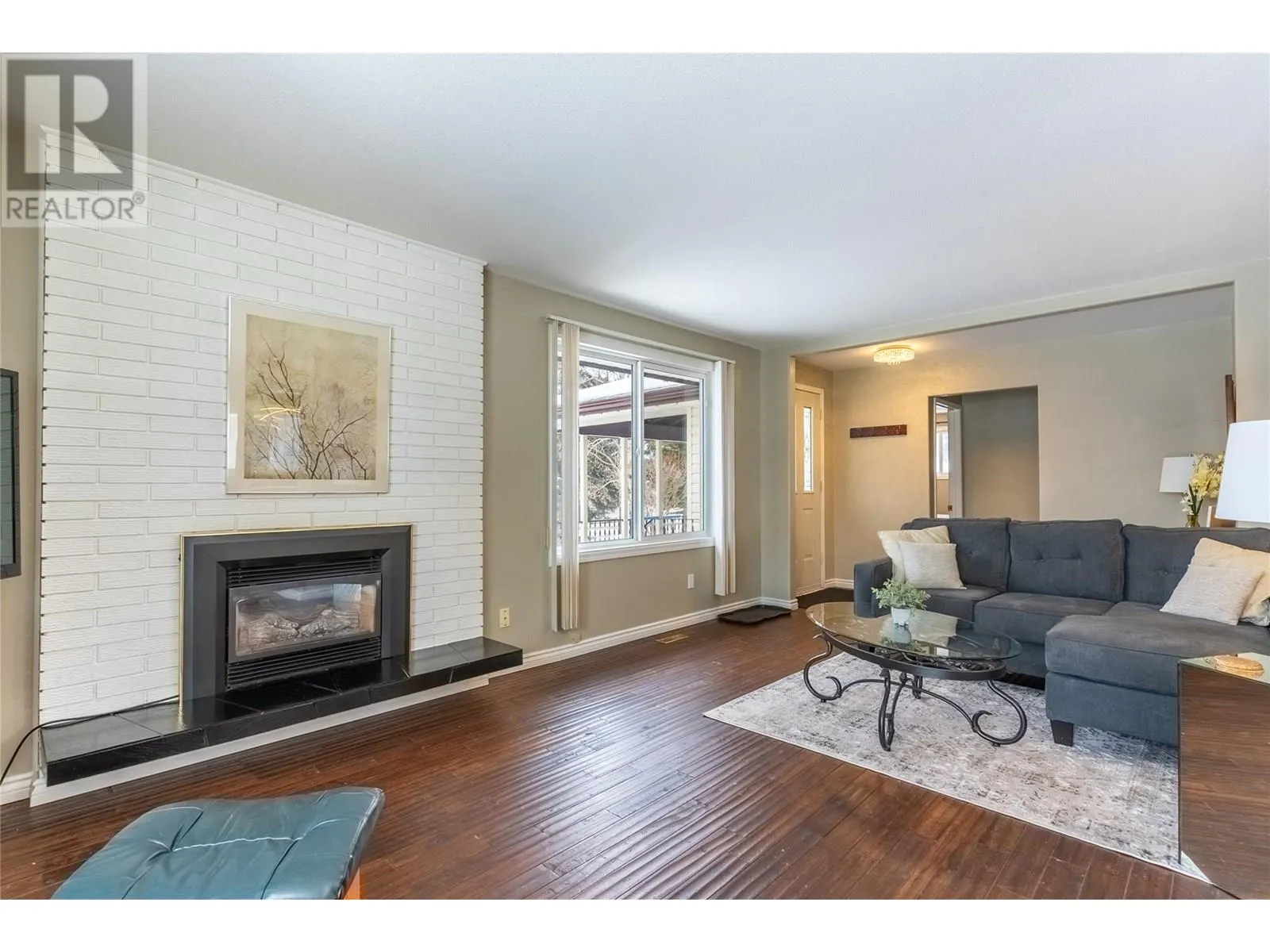 9 Emerald Drive