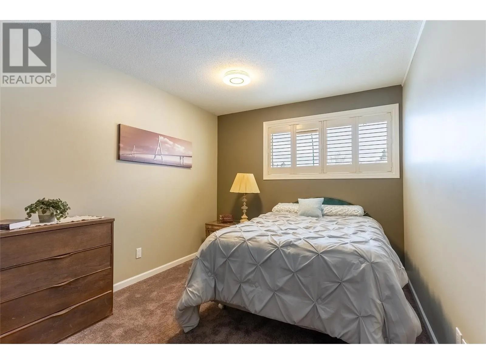 9 Emerald Drive