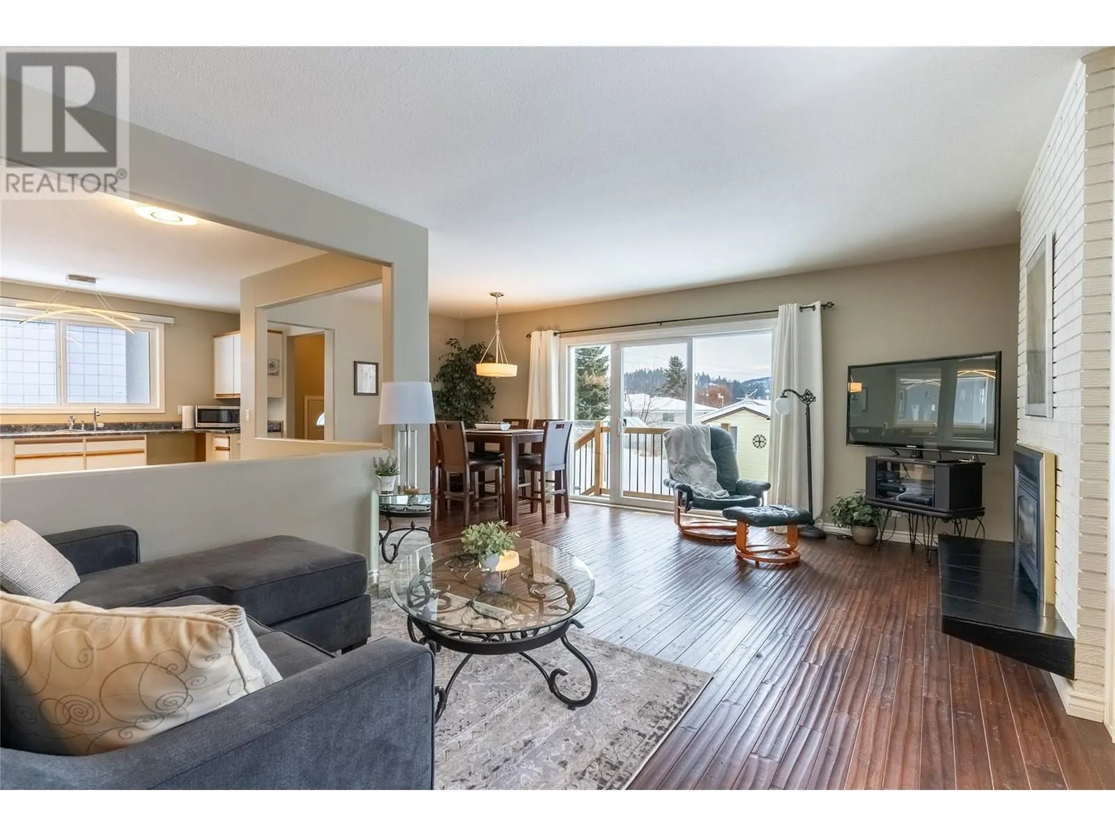 9 Emerald Drive