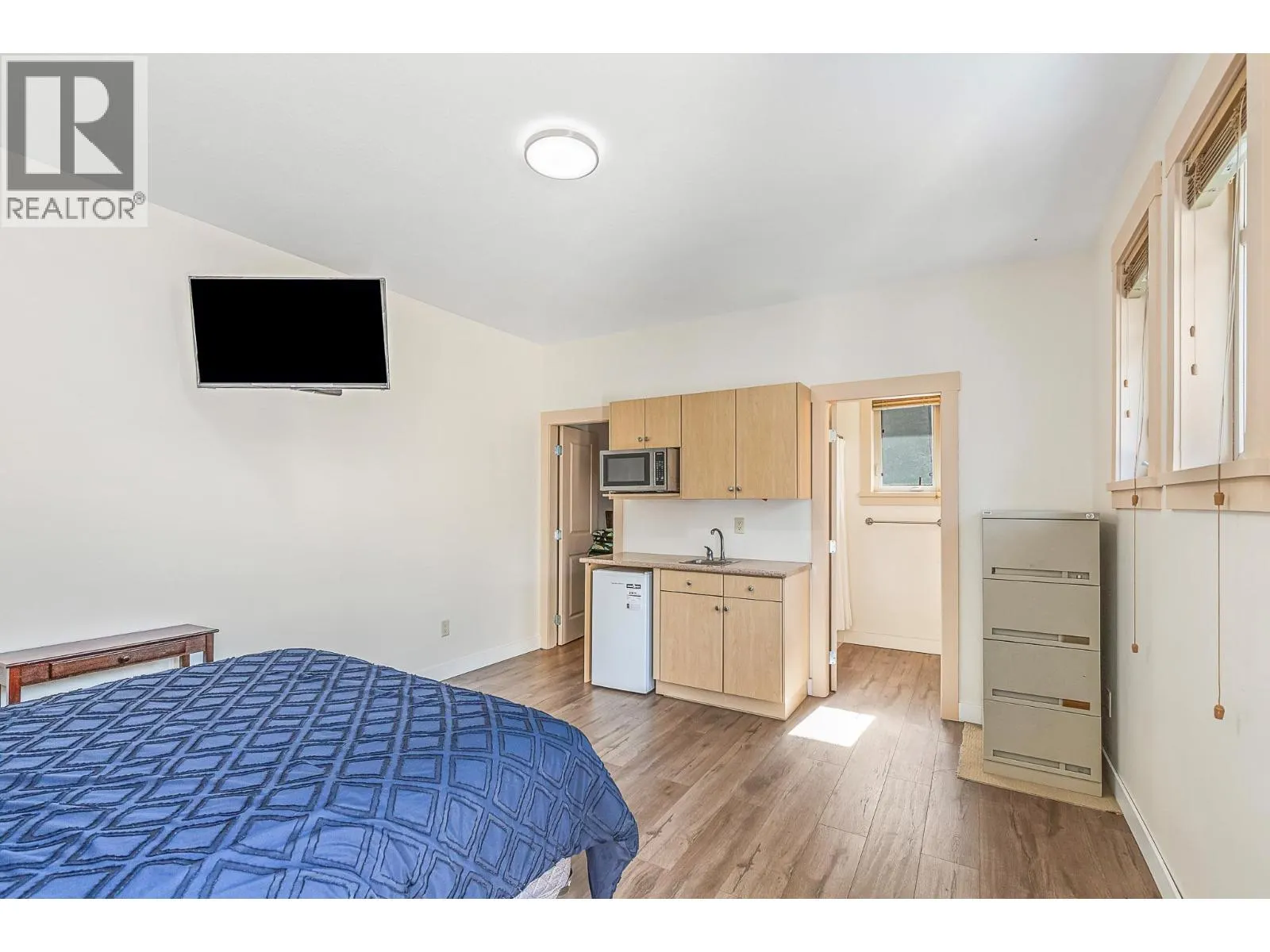 1033 Longacre Place