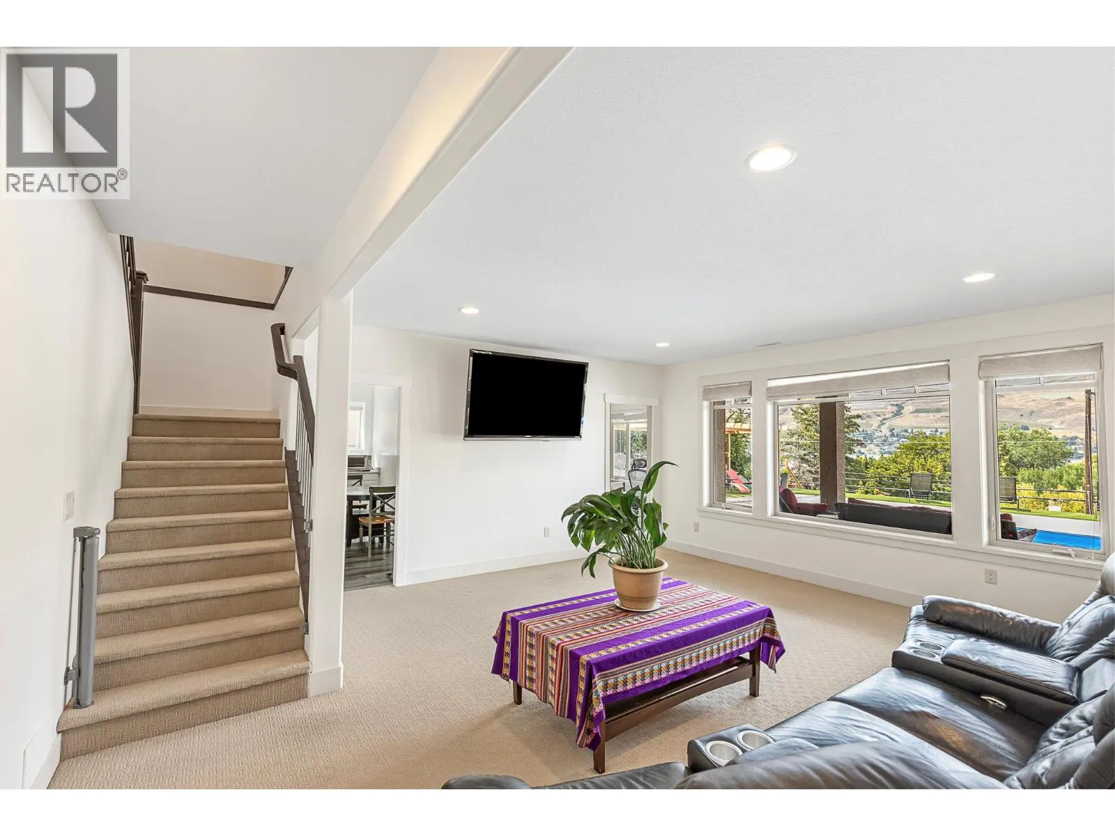 1033 Longacre Place
