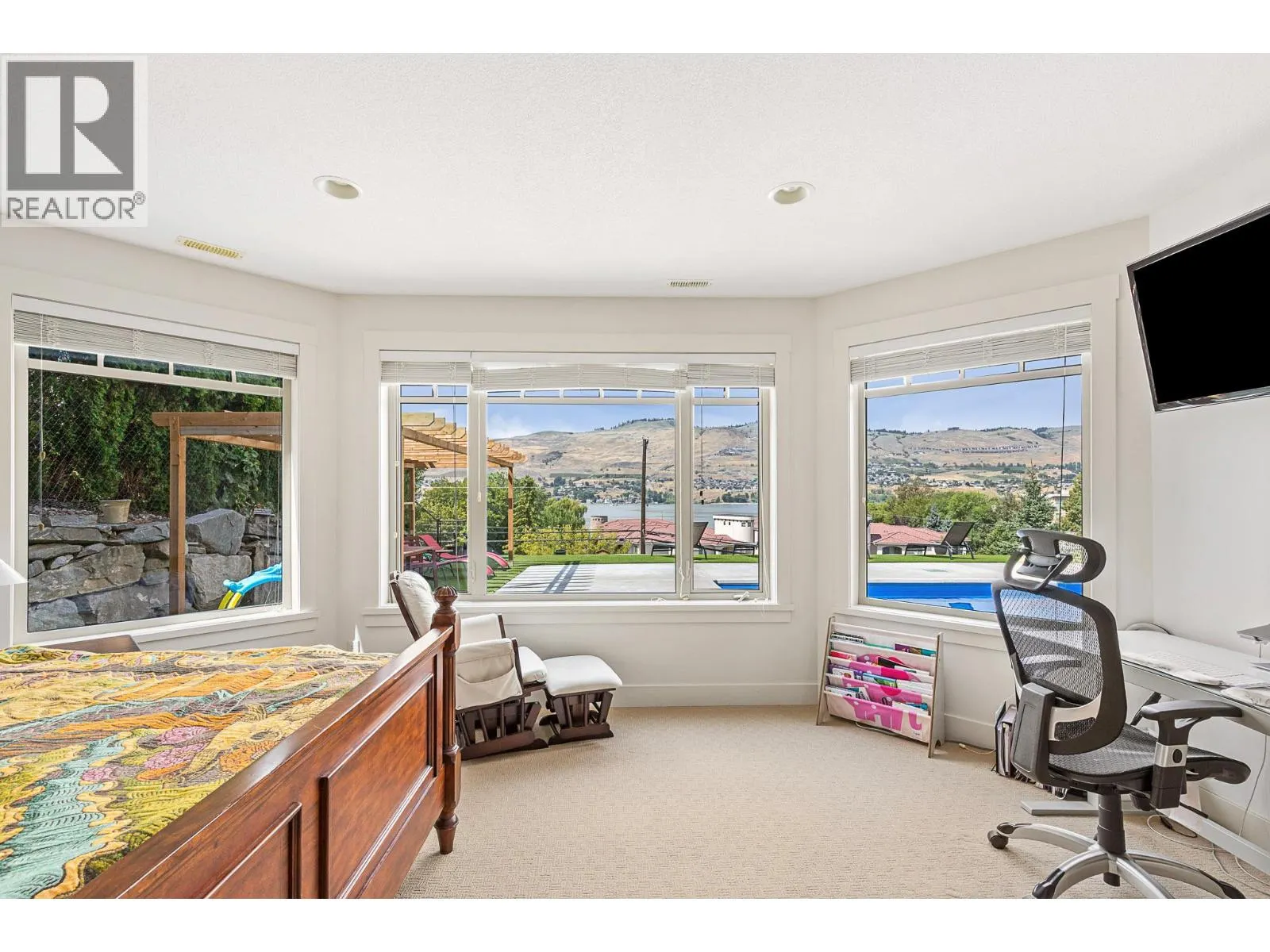 1033 Longacre Place