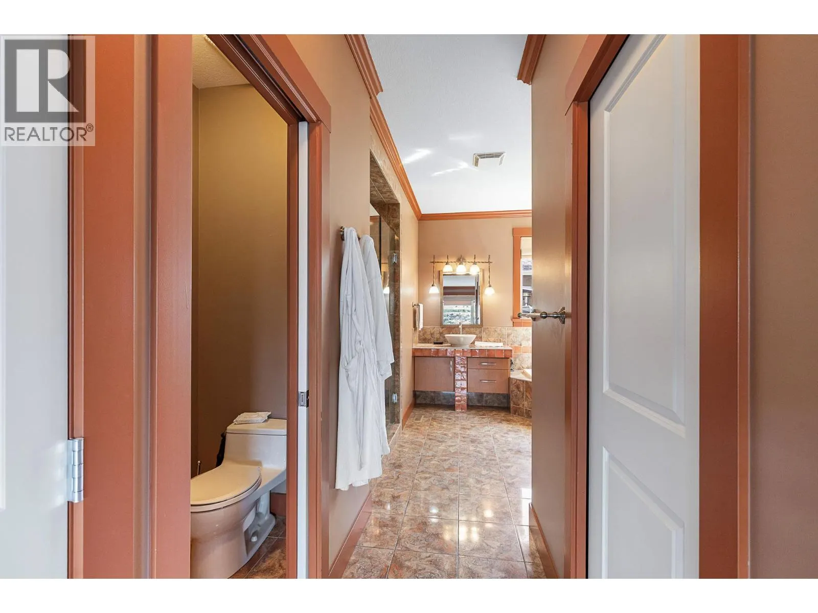 1033 Longacre Place