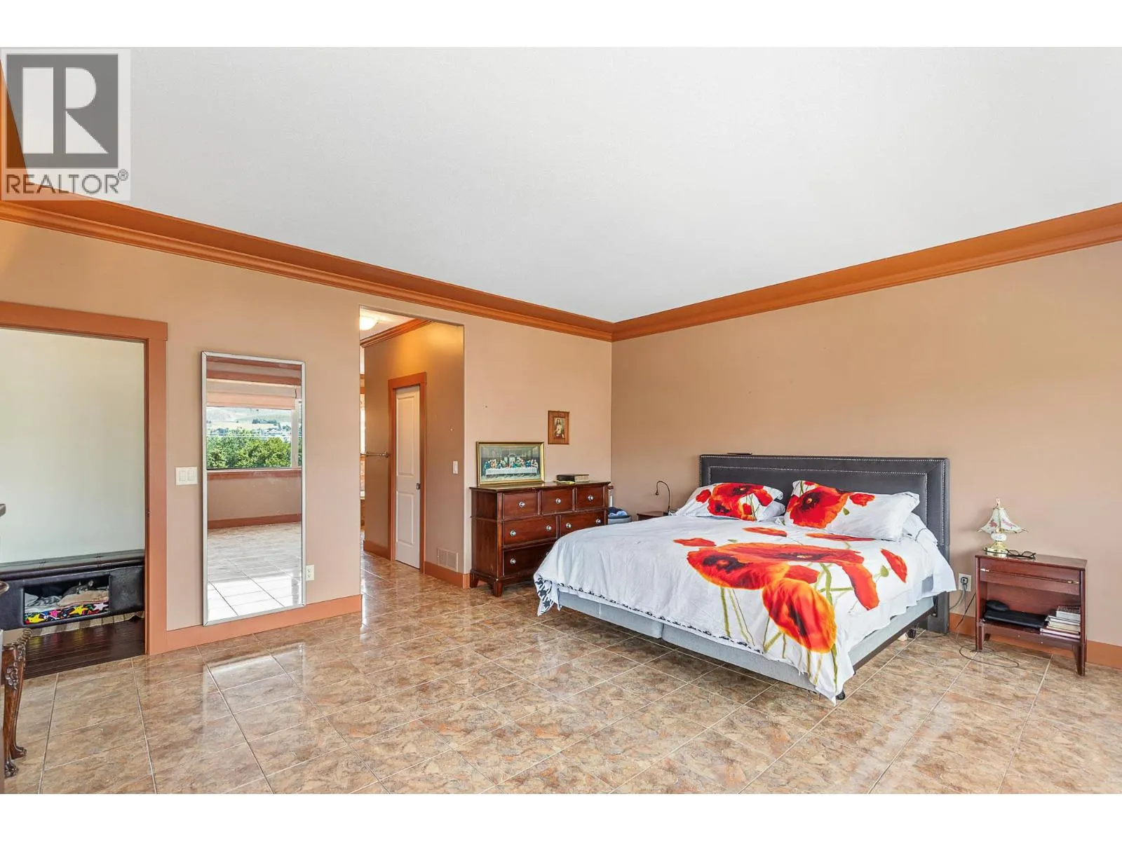 1033 Longacre Place