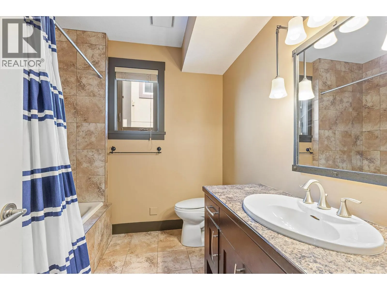 1033 Longacre Place