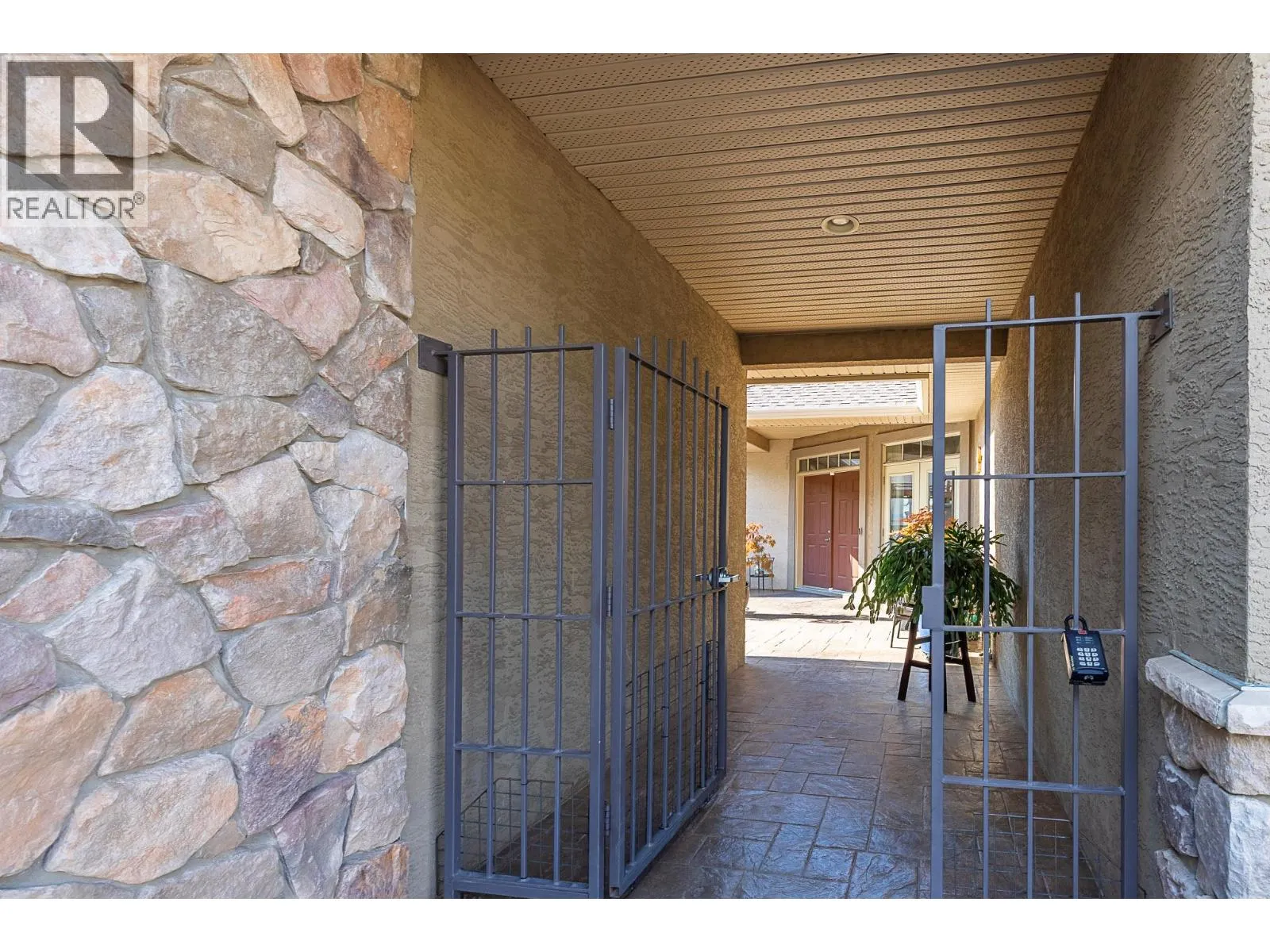 1033 Longacre Place