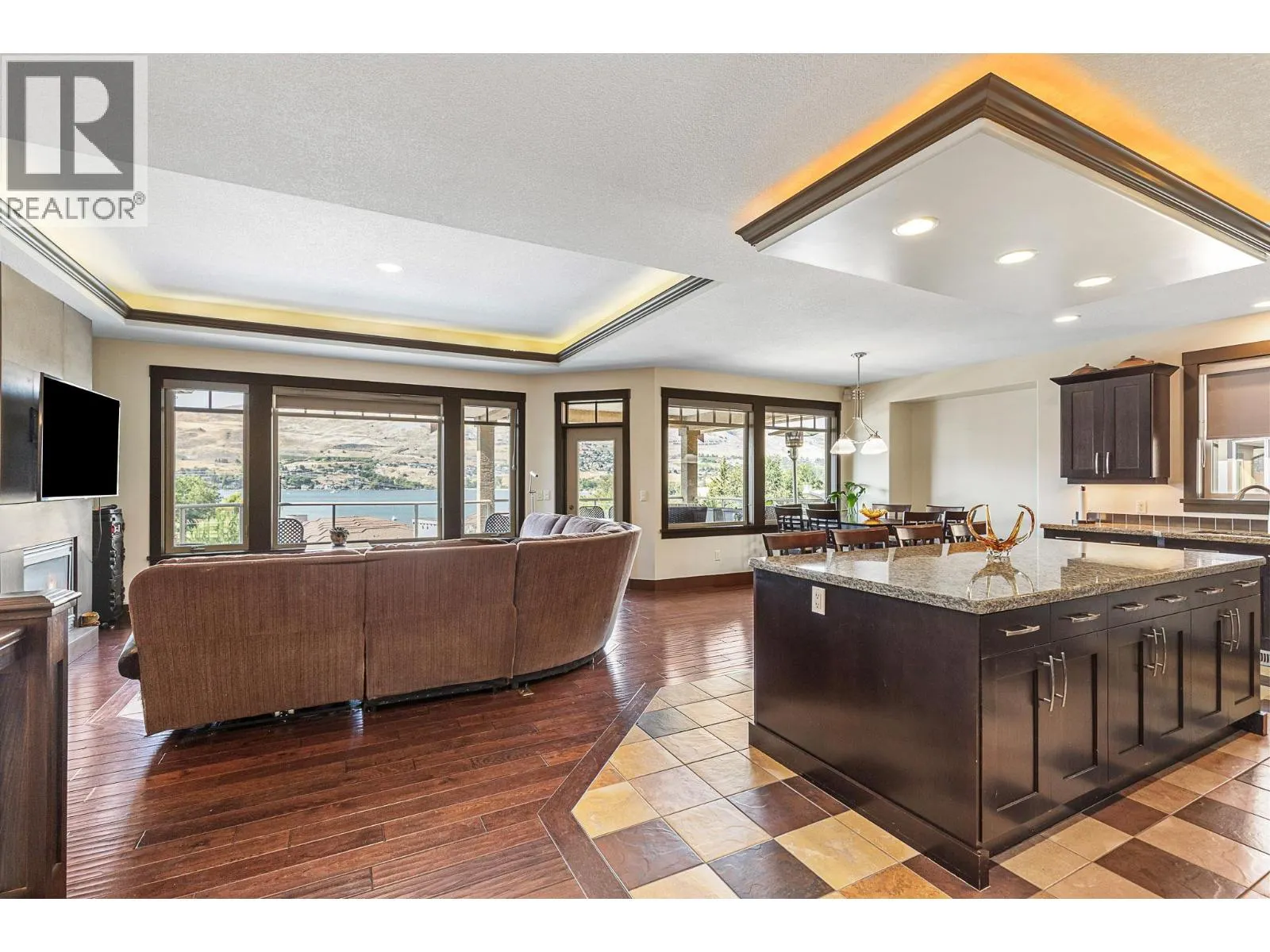 1033 Longacre Place