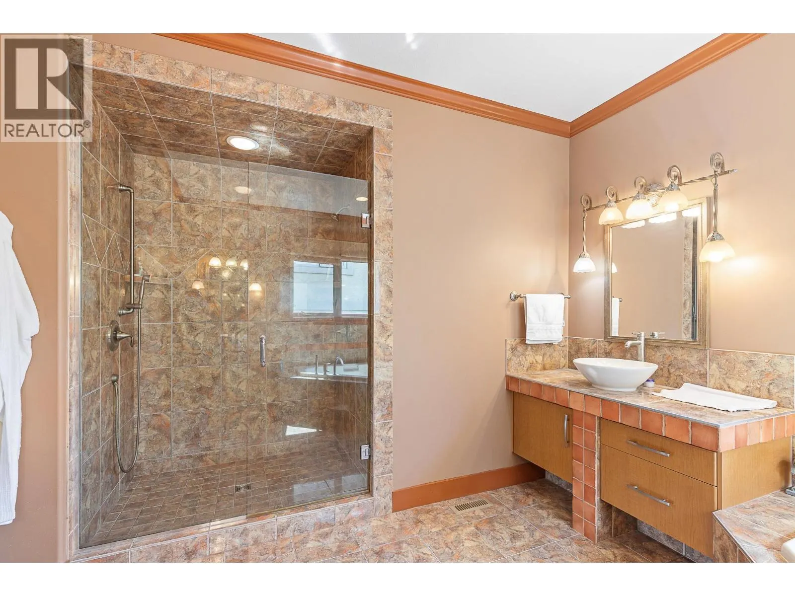 1033 Longacre Place