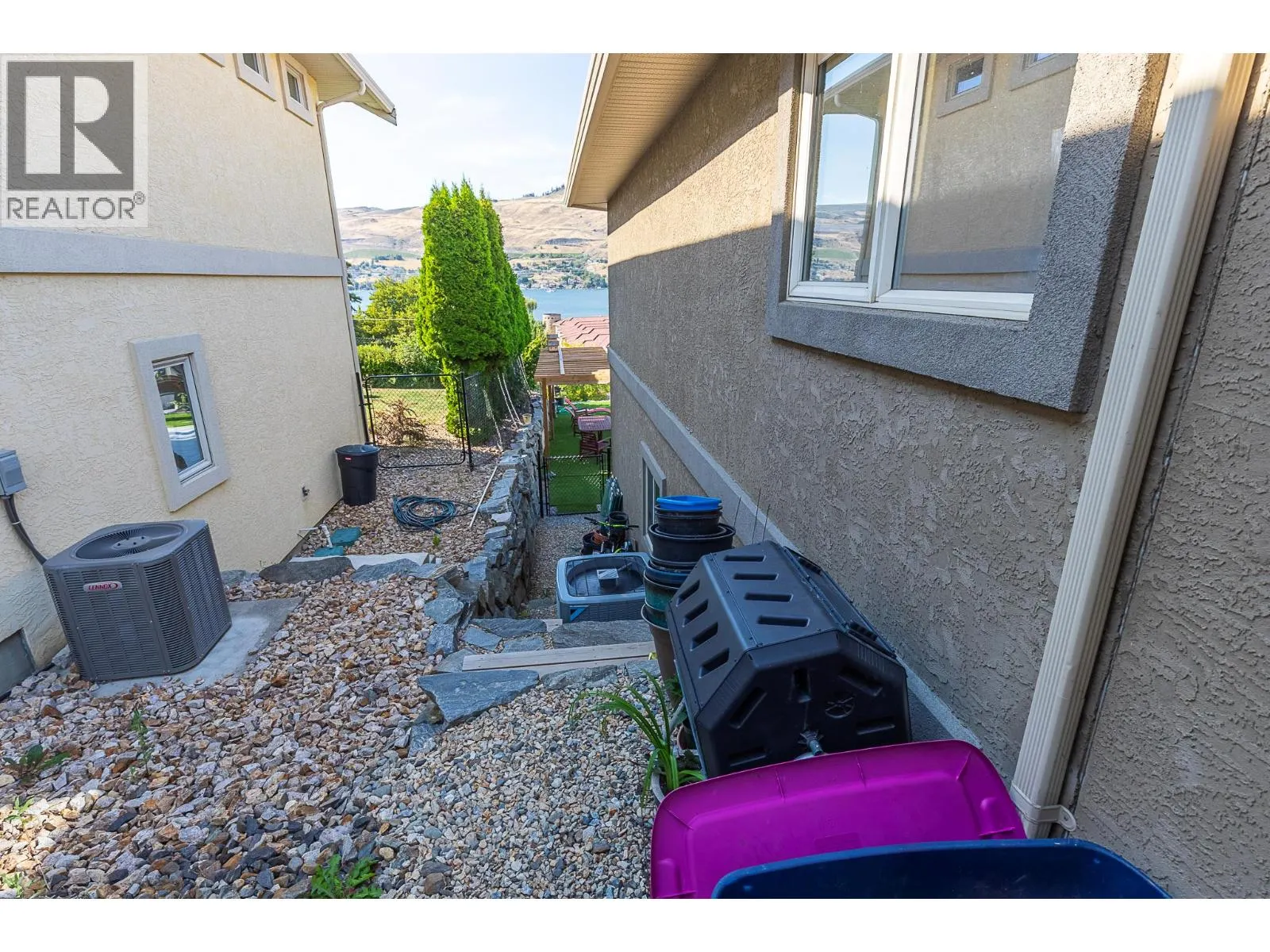 1033 Longacre Place