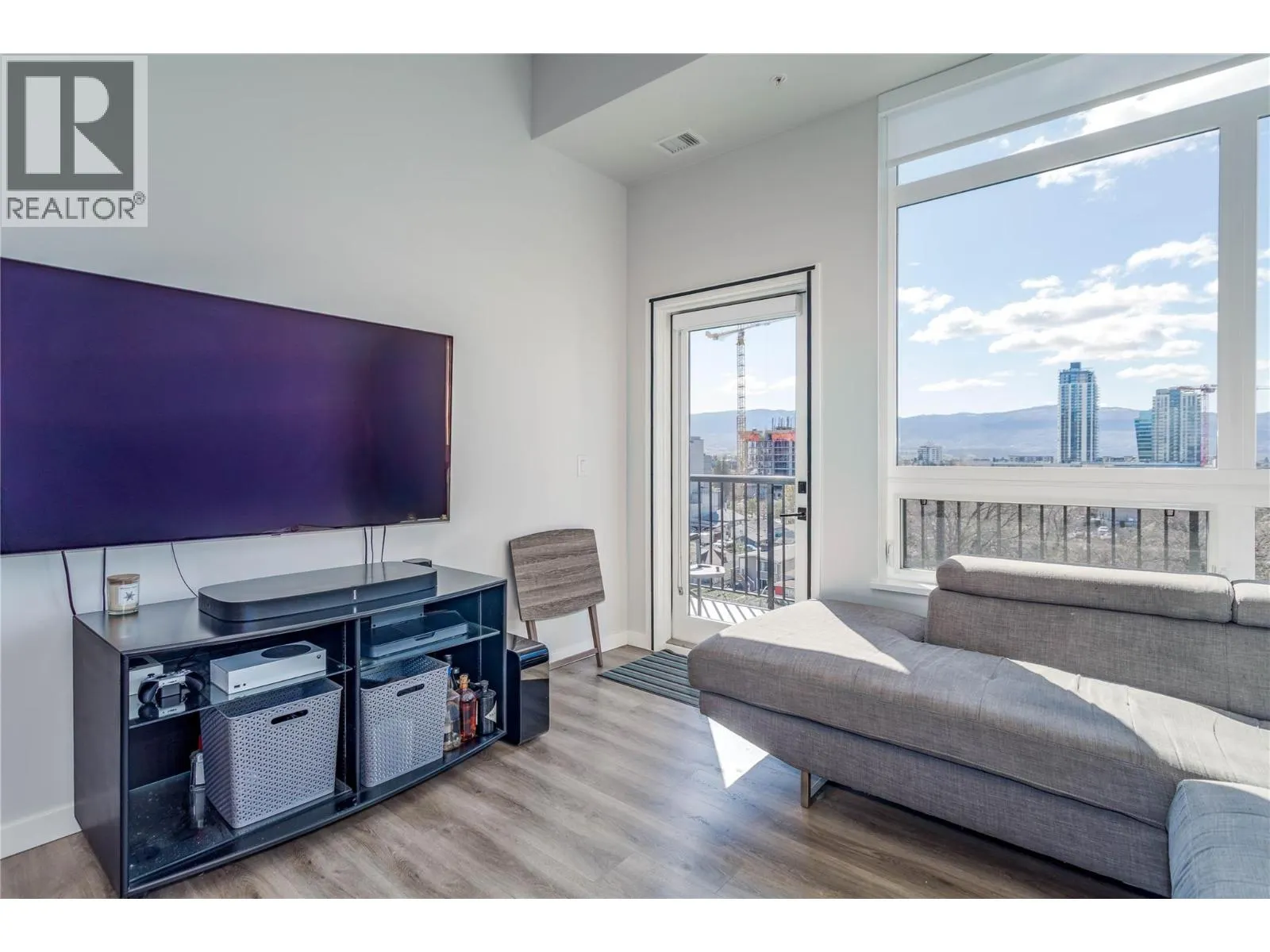 1215 St Paul Street Unit# 606