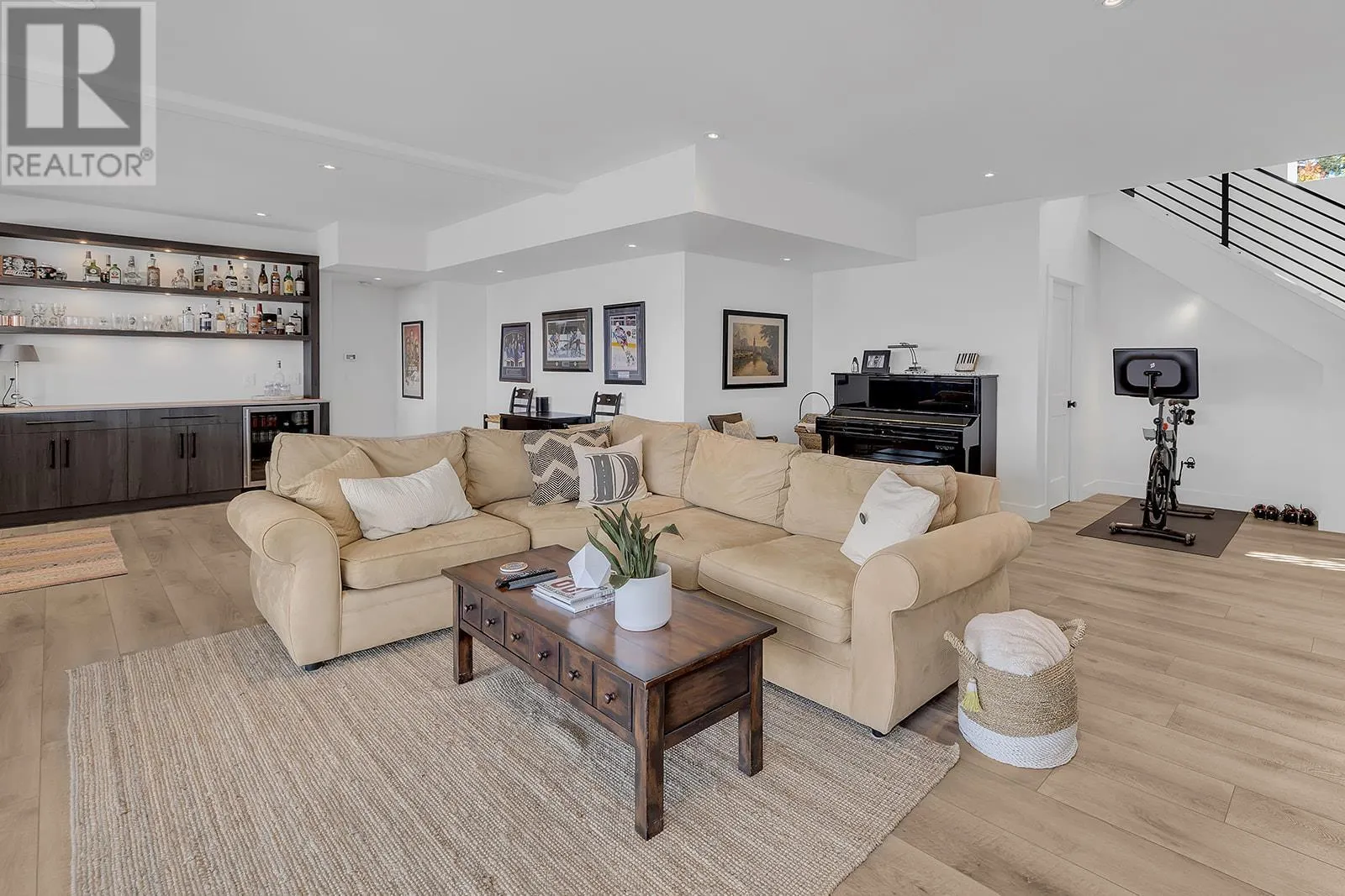 5670 Mountainside Court