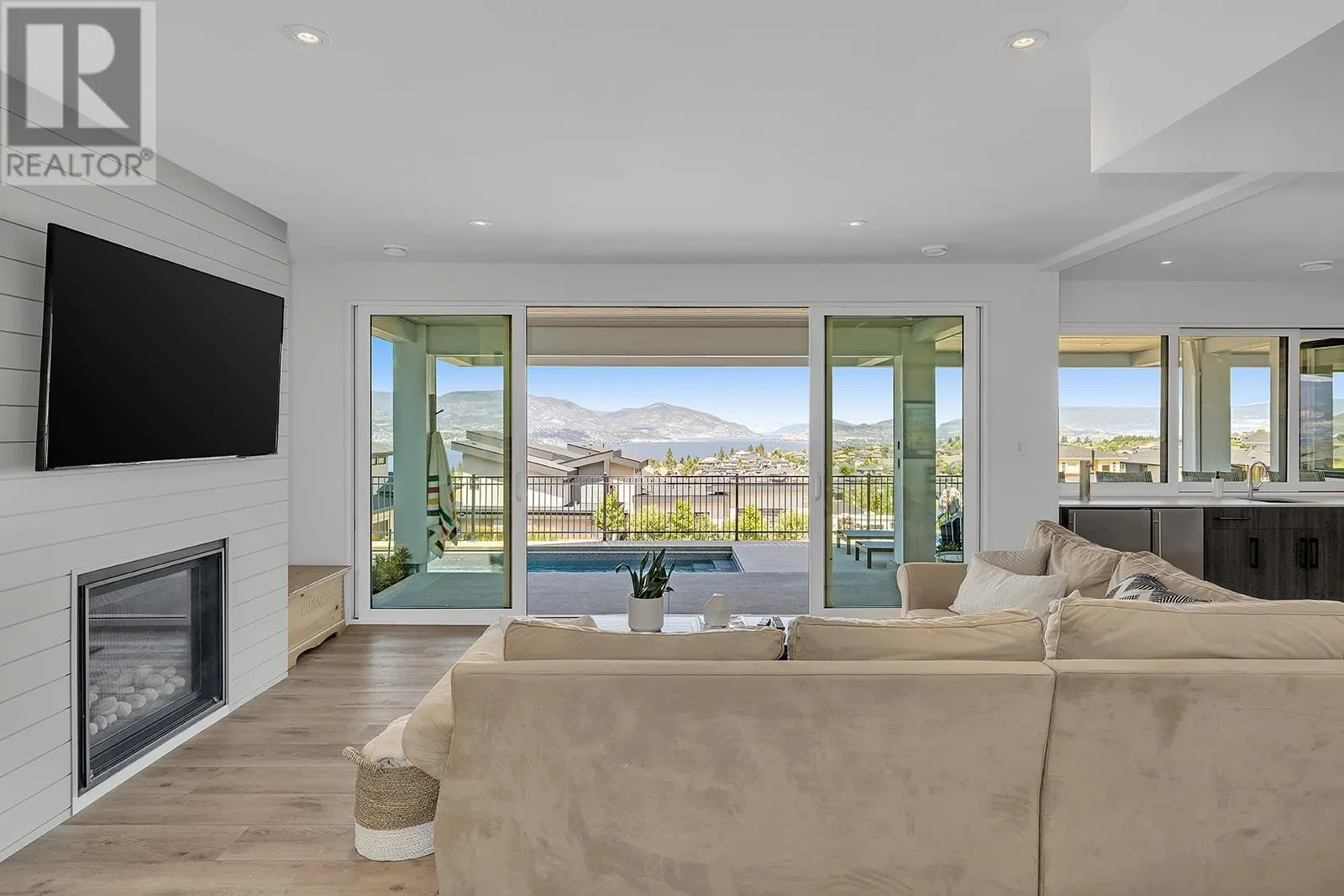 5670 Mountainside Court