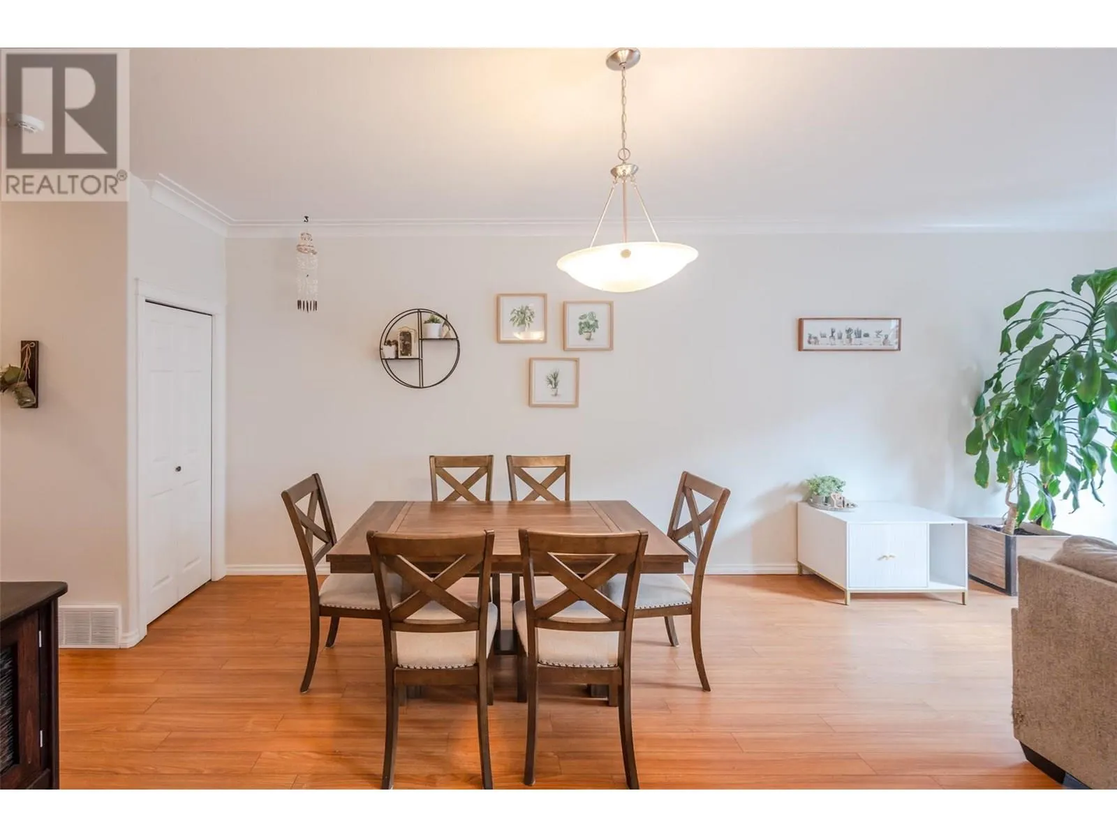 1742 Fairford Drive Unit# 102