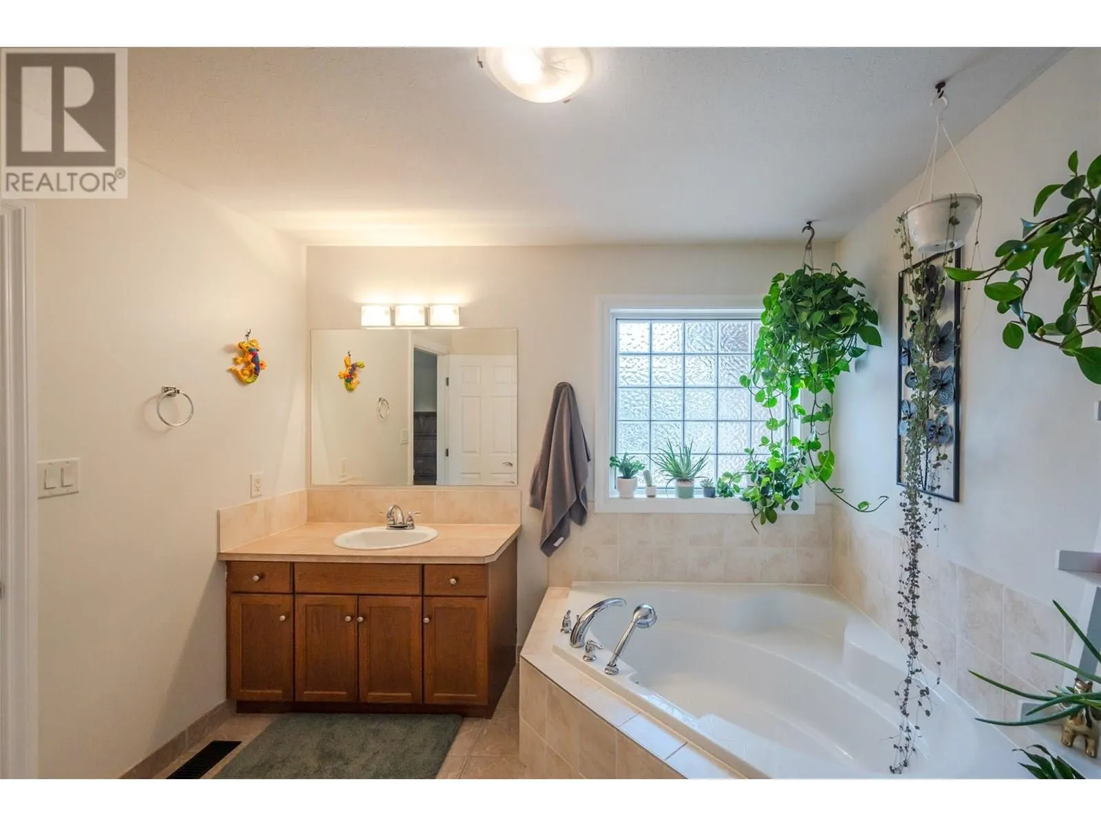 1742 Fairford Drive Unit# 102