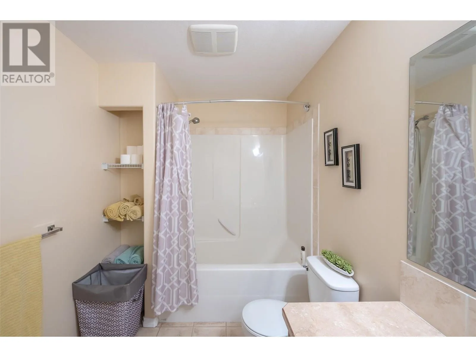 1742 Fairford Drive Unit# 102