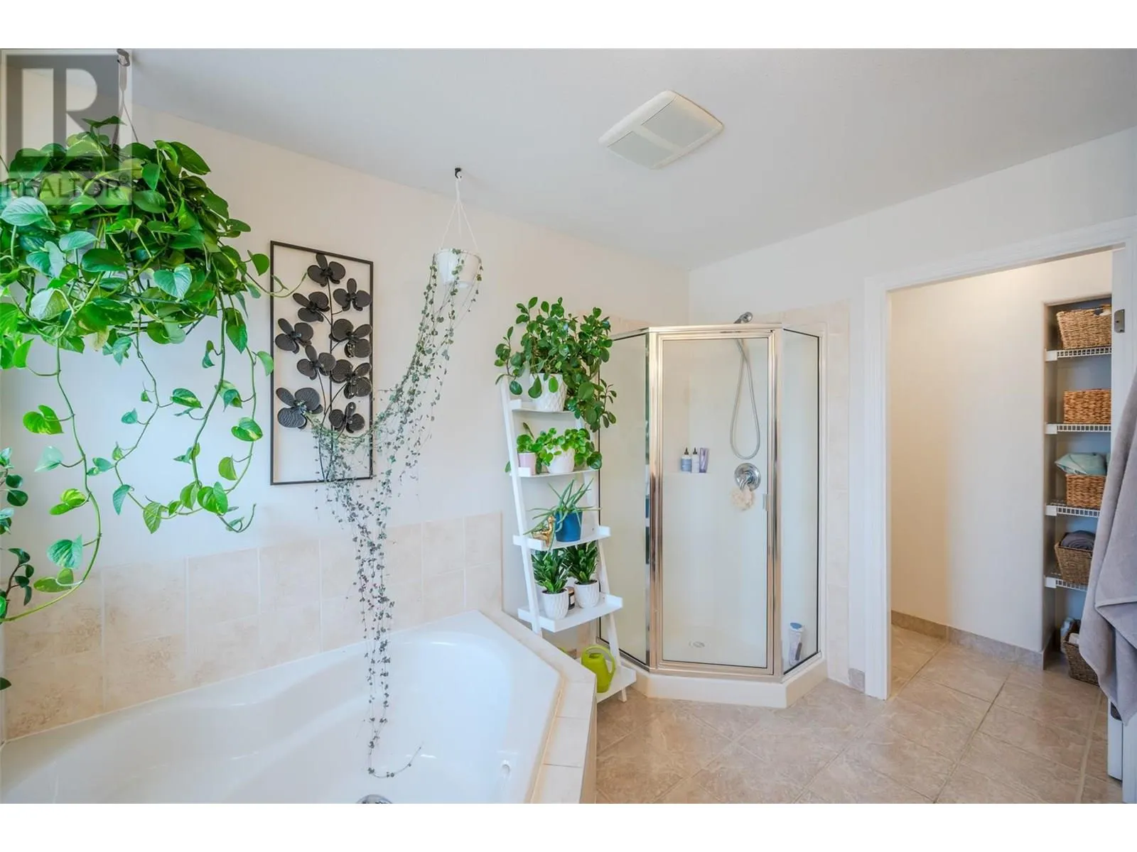 1742 Fairford Drive Unit# 102