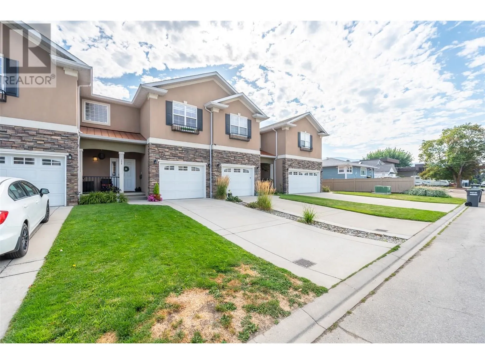 1742 Fairford Drive Unit# 102