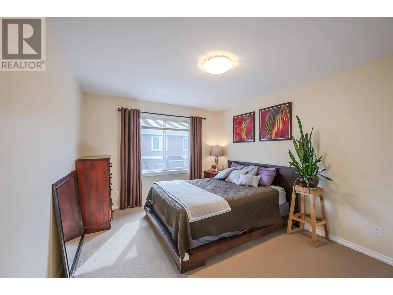 1742 Fairford Drive Unit# 102