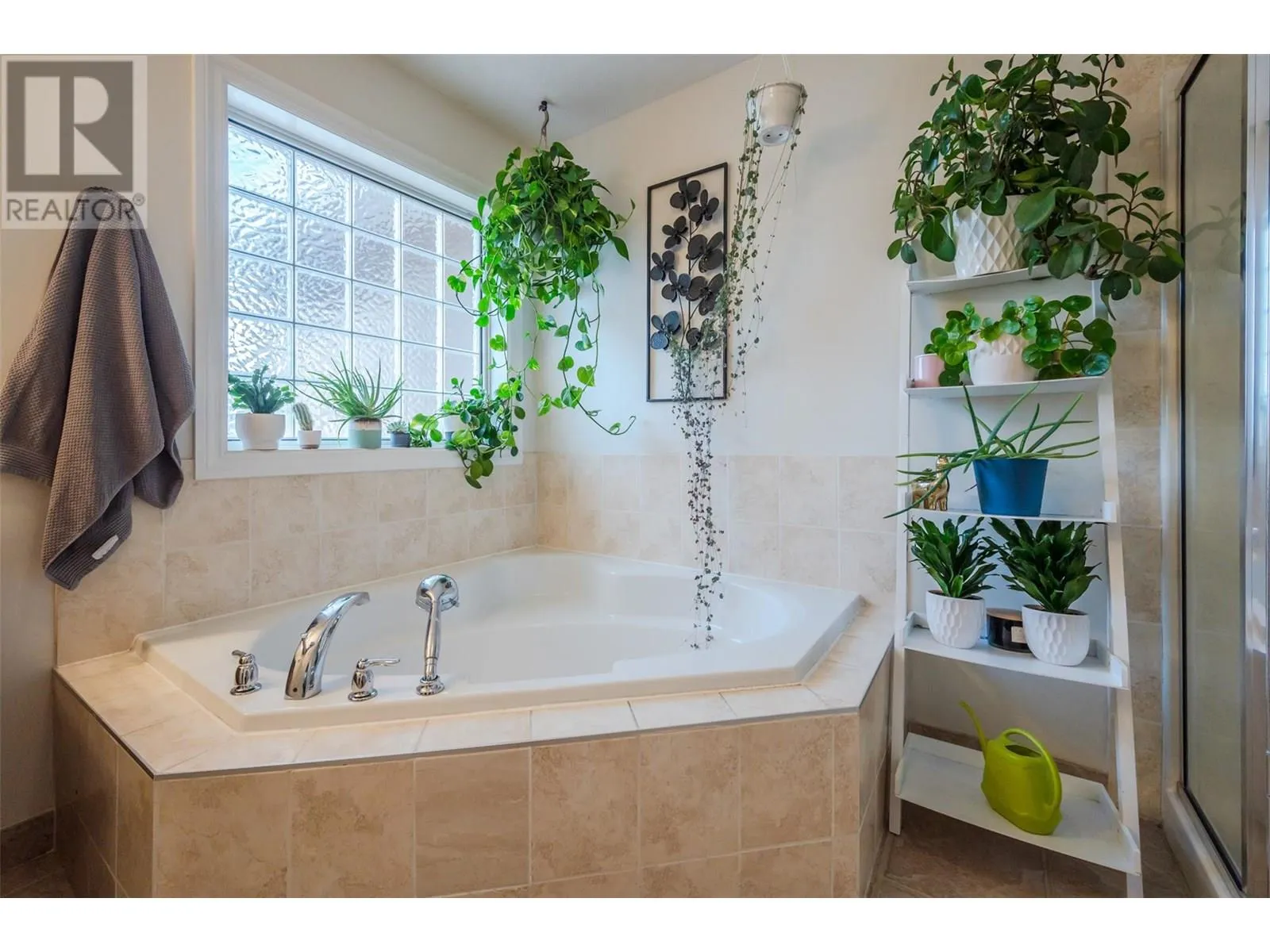 1742 Fairford Drive Unit# 102