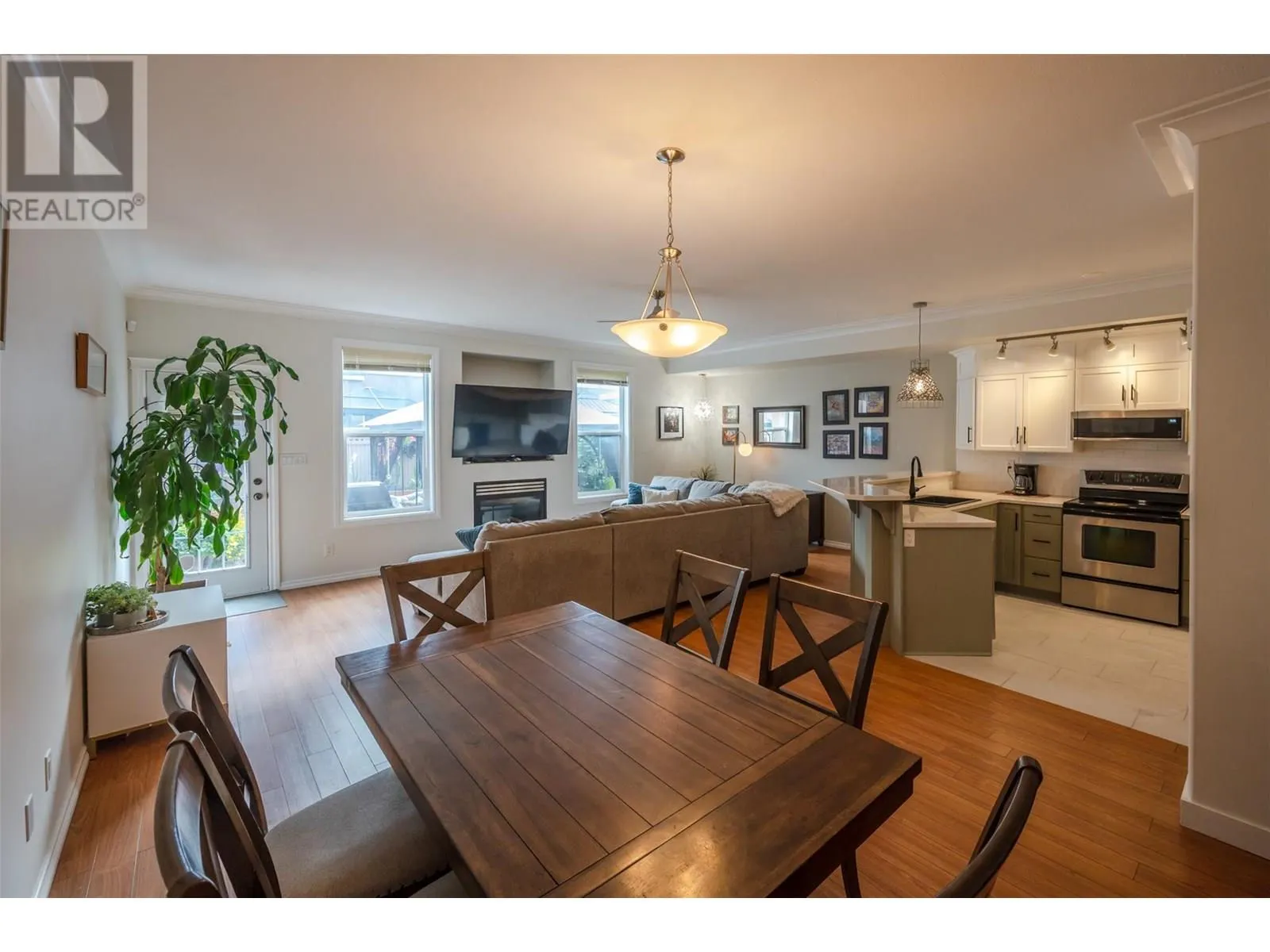 1742 Fairford Drive Unit# 102