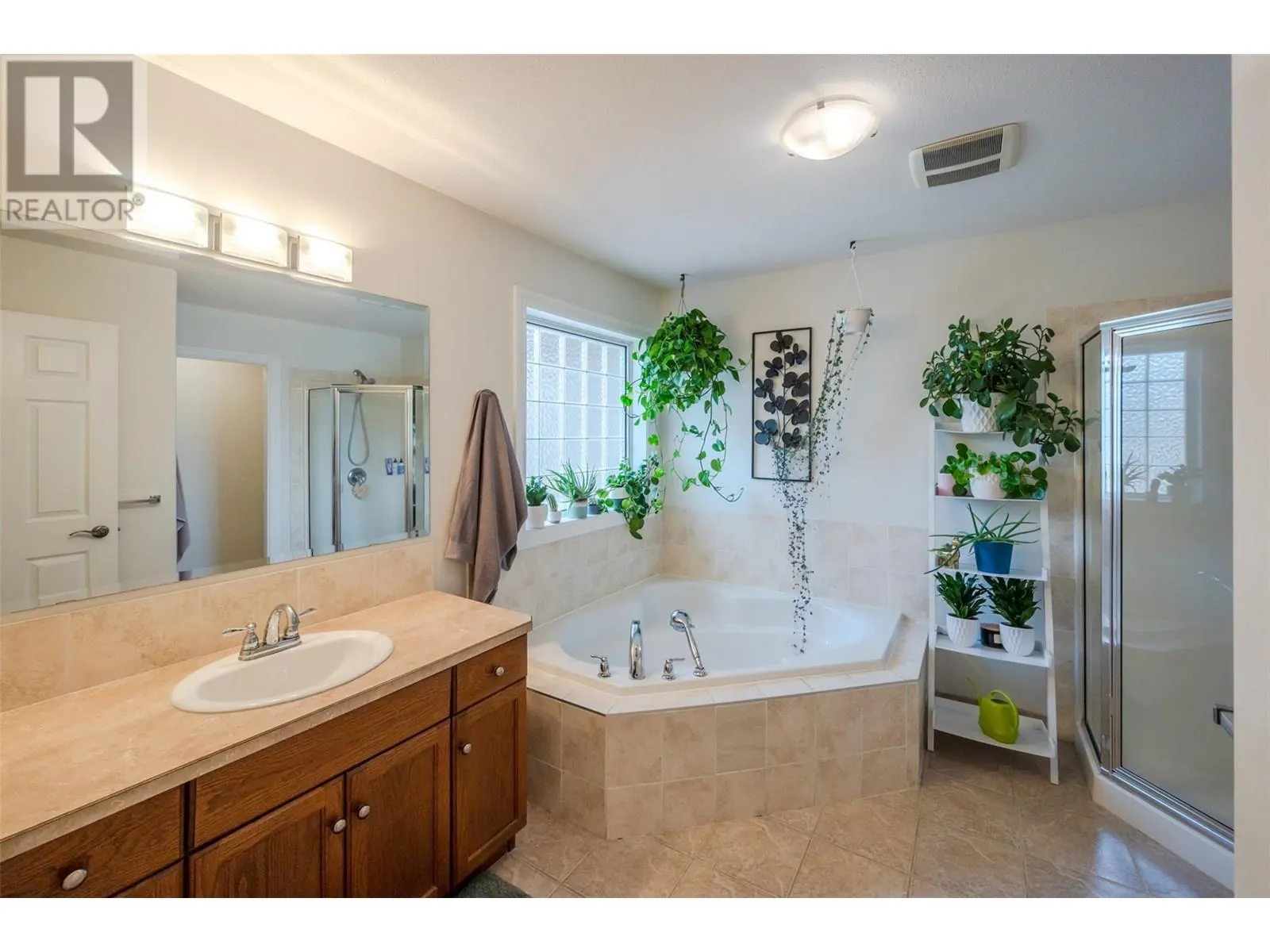 1742 Fairford Drive Unit# 102