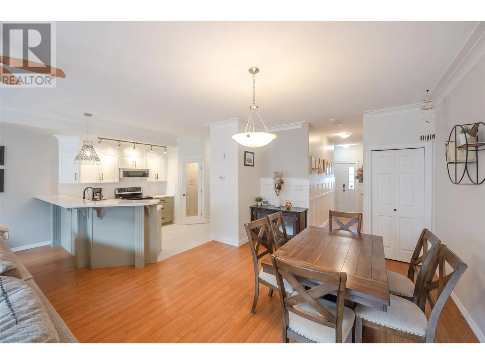 1742 Fairford Drive Unit# 102