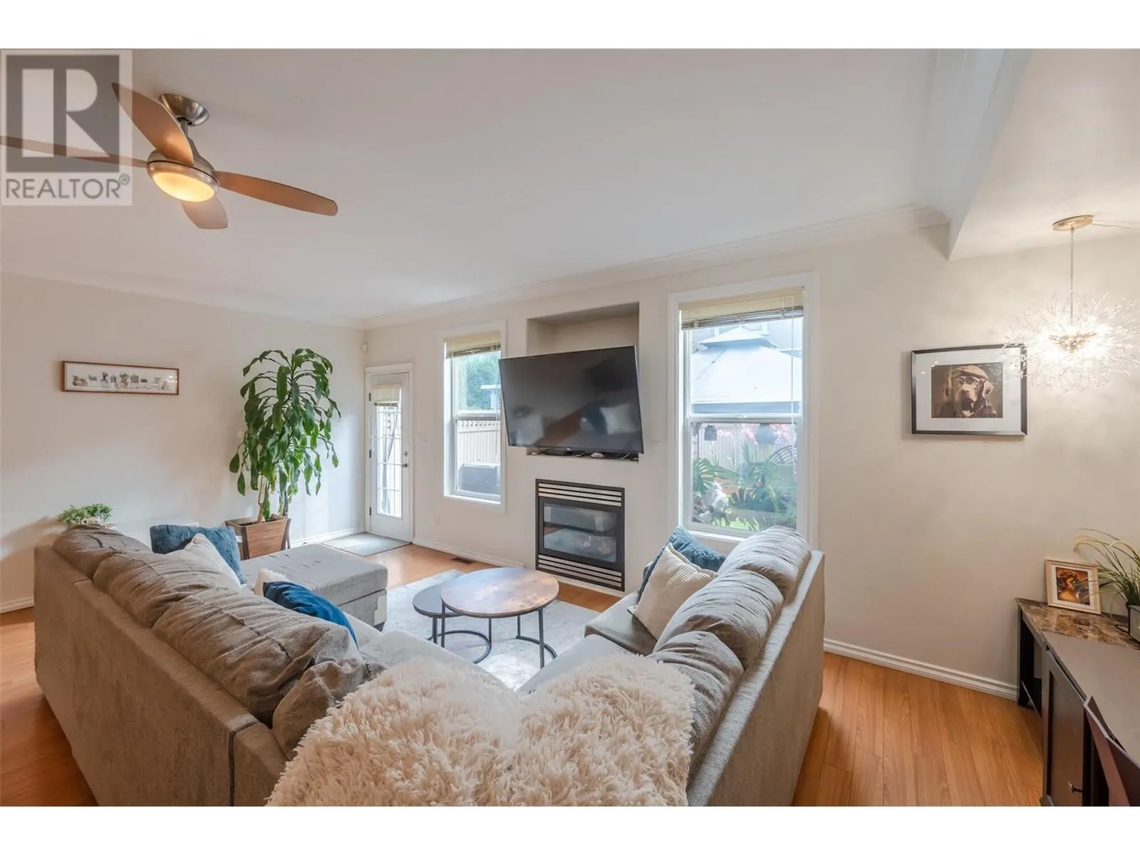 1742 Fairford Drive Unit# 102