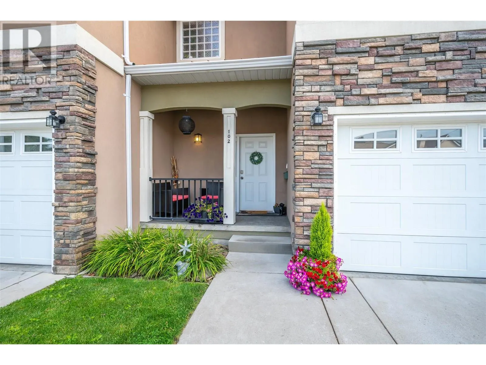 1742 Fairford Drive Unit# 102