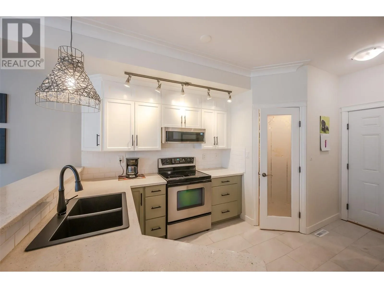 1742 Fairford Drive Unit# 102