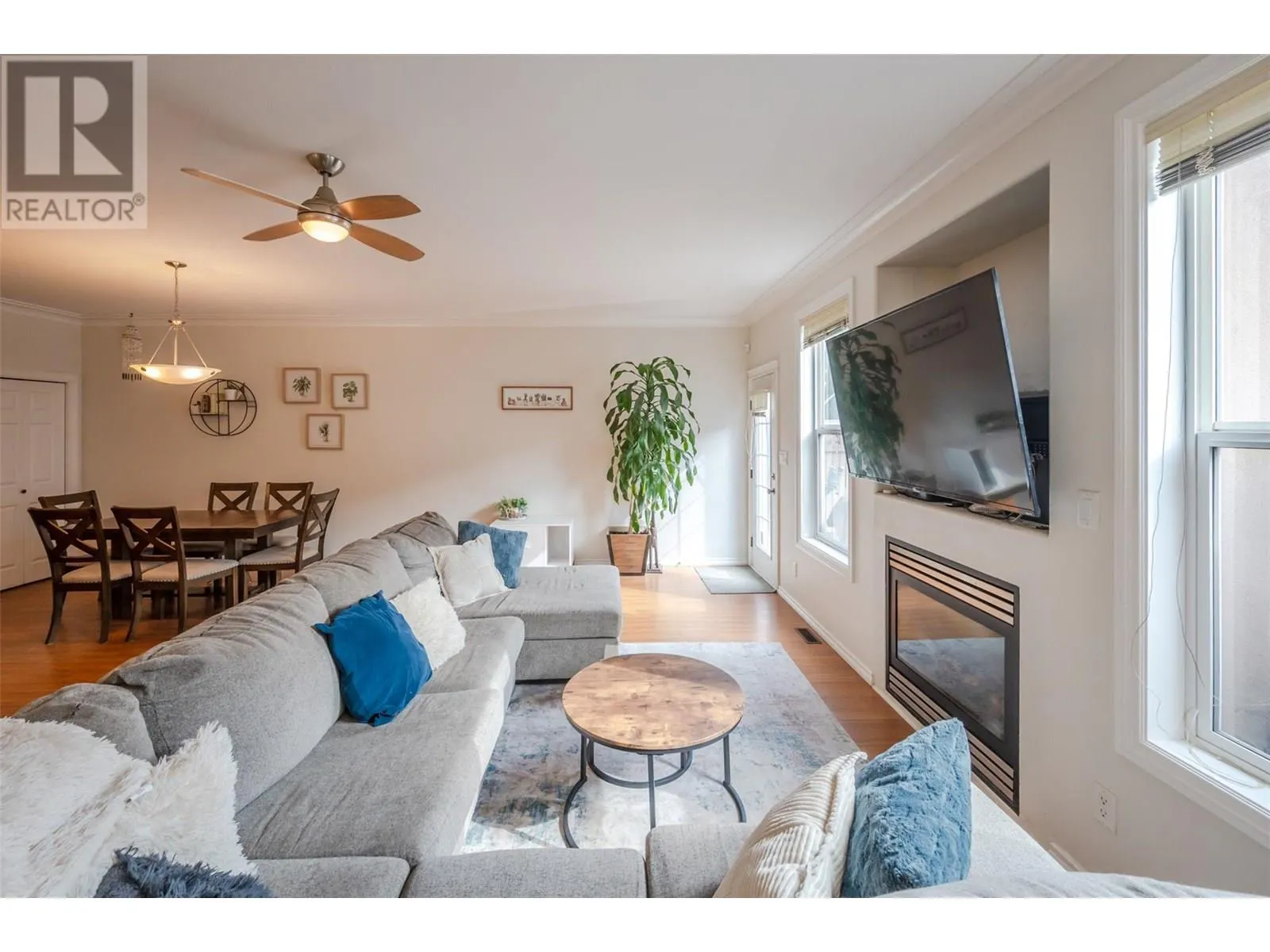 1742 Fairford Drive Unit# 102