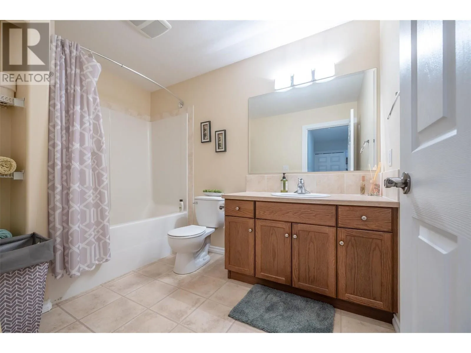 1742 Fairford Drive Unit# 102
